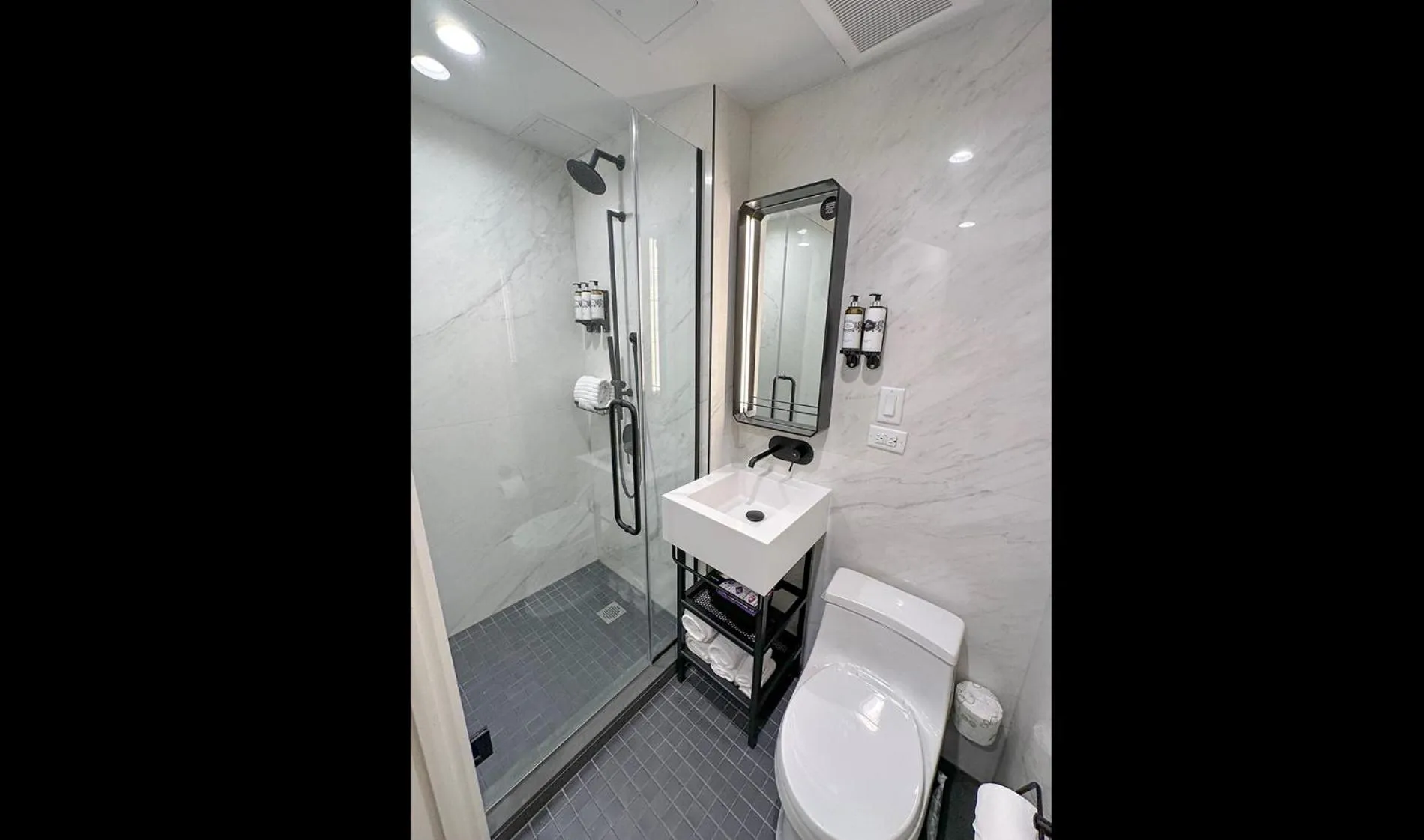 Bathroom in Pestana Park Avenue