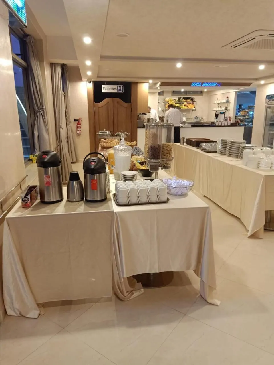 Restaurant/places to eat in HOTEL MAKARIM TETOUAN