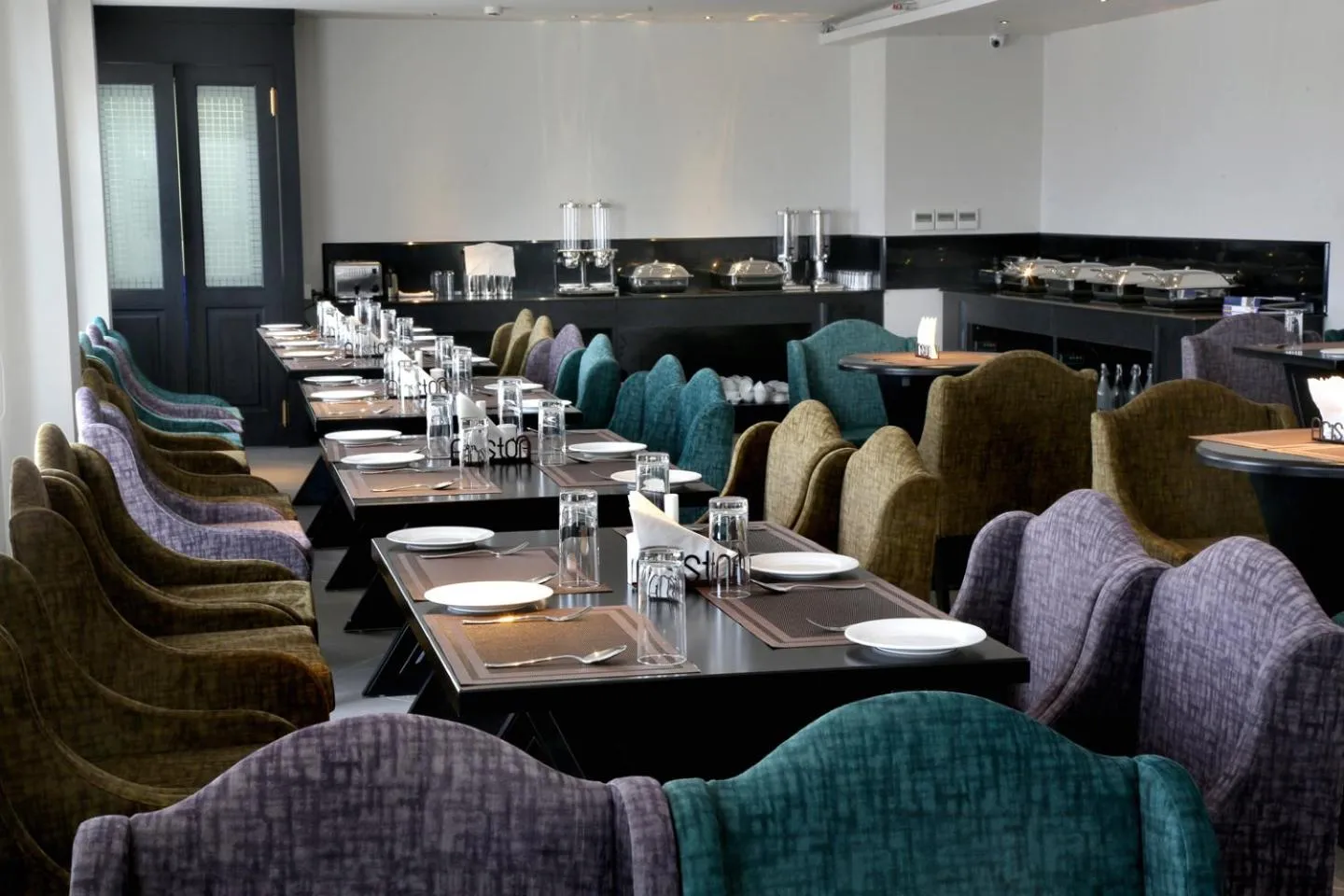 Restaurant/places to eat in LEMARQ