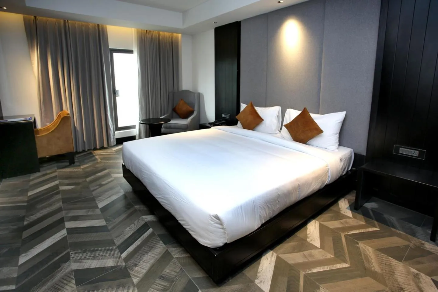 Photo of the whole room, Bed in LEMARQ