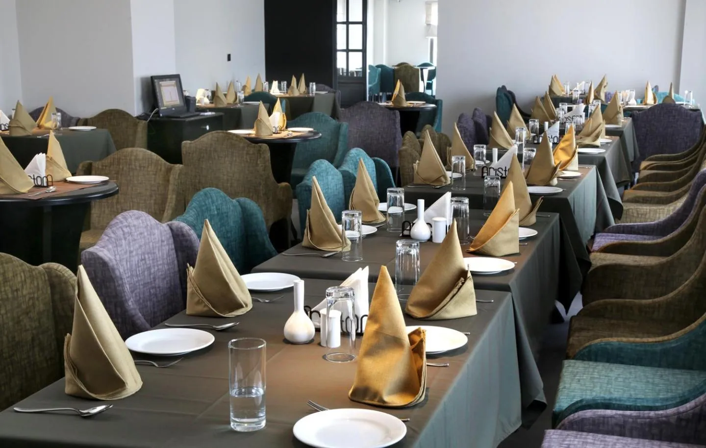 Restaurant/places to eat in LEMARQ