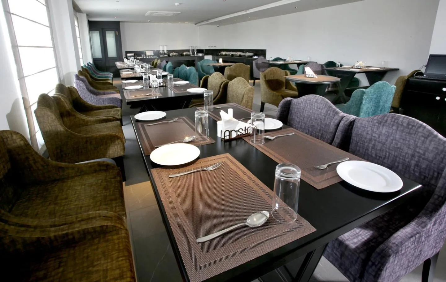 Restaurant/places to eat in LEMARQ