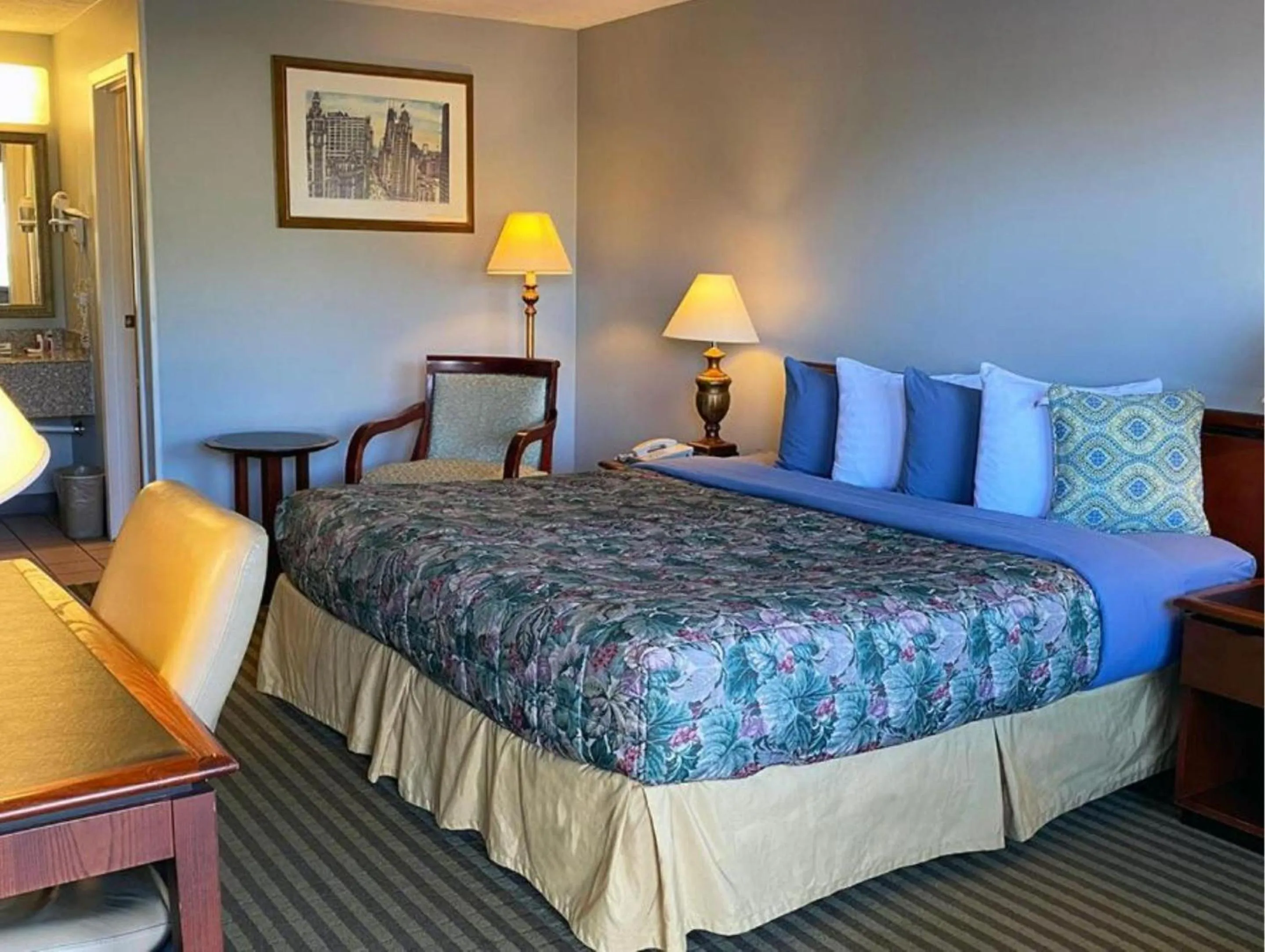 Bedroom, Bed in Lake Logan Inn Capital O Ohio