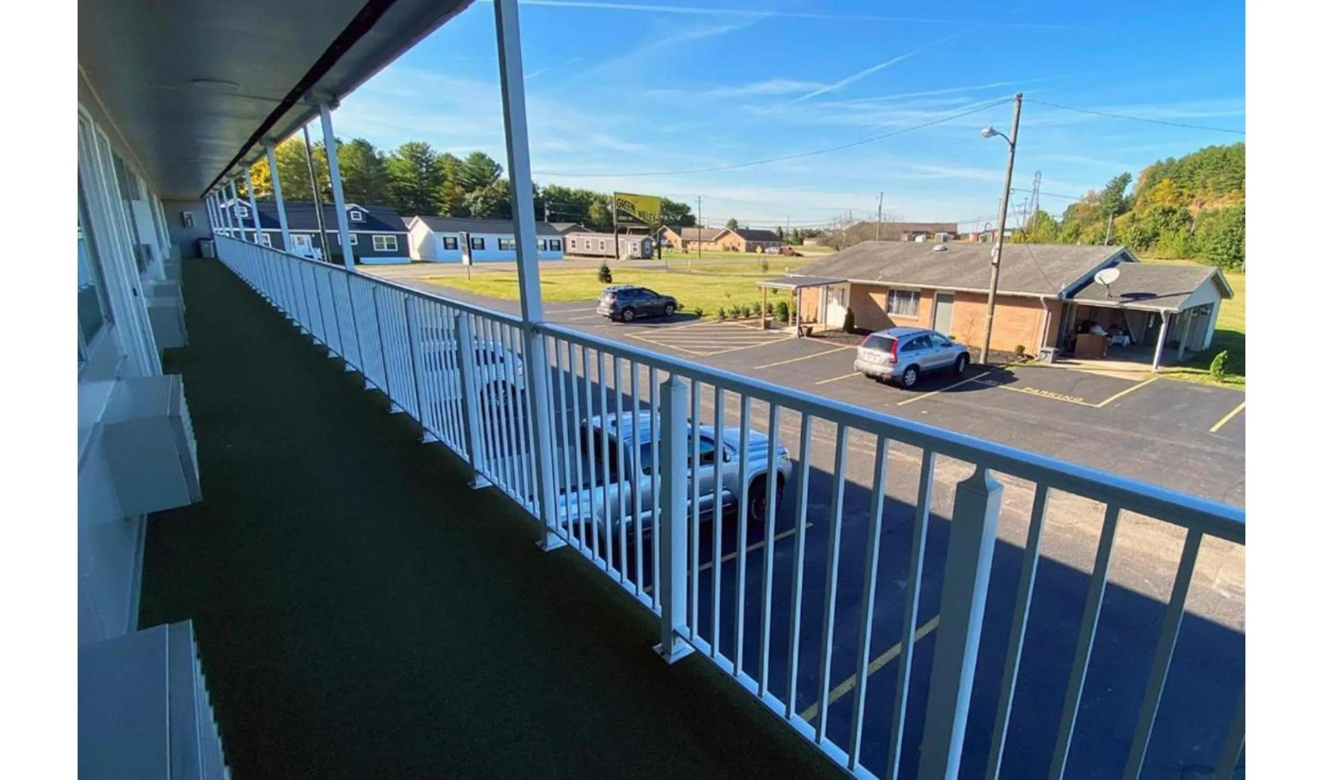 Parking in Lake Logan Inn Capital O Ohio