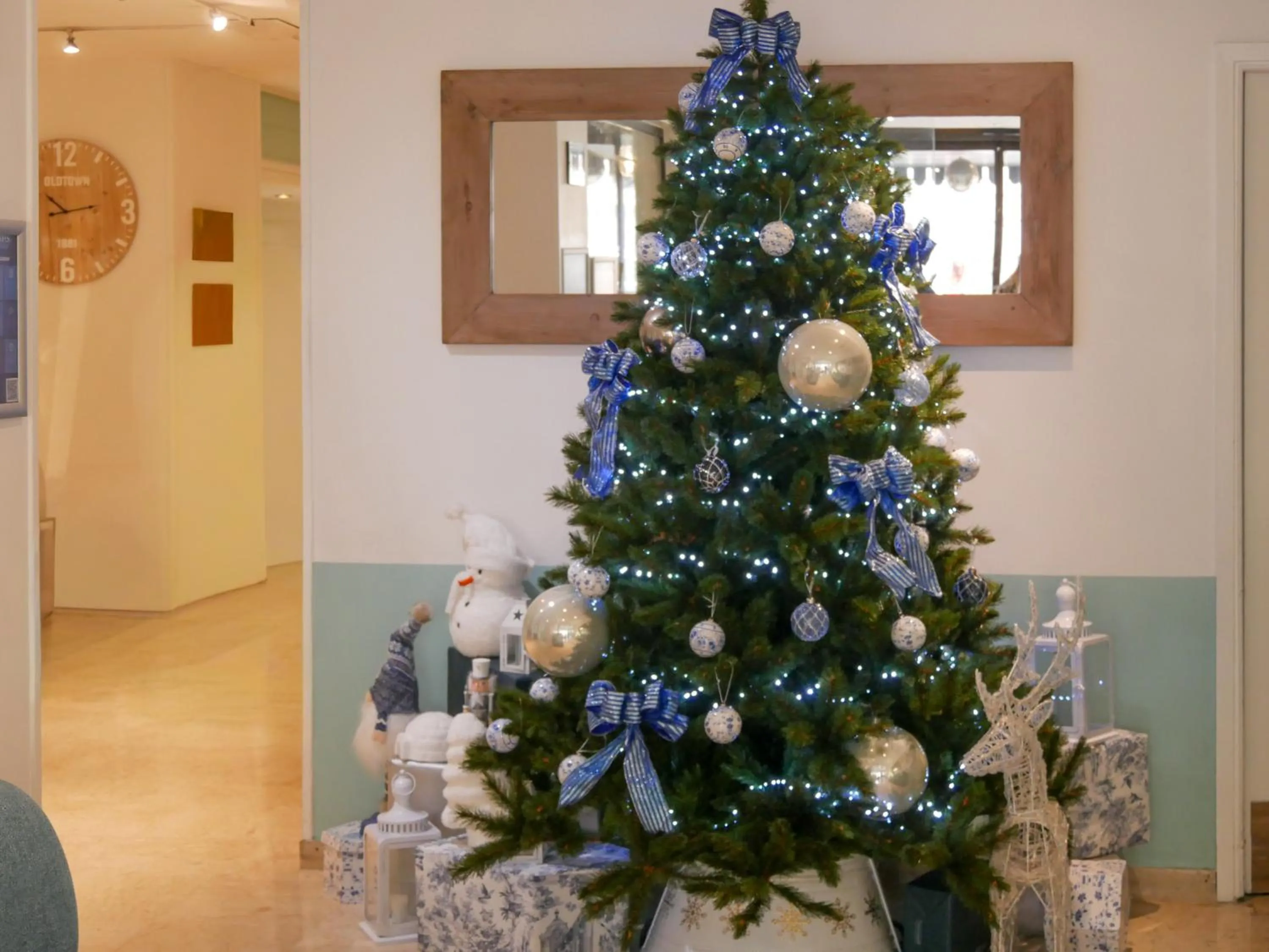 Lobby or reception in Best Western Hotel Mediterranee Menton