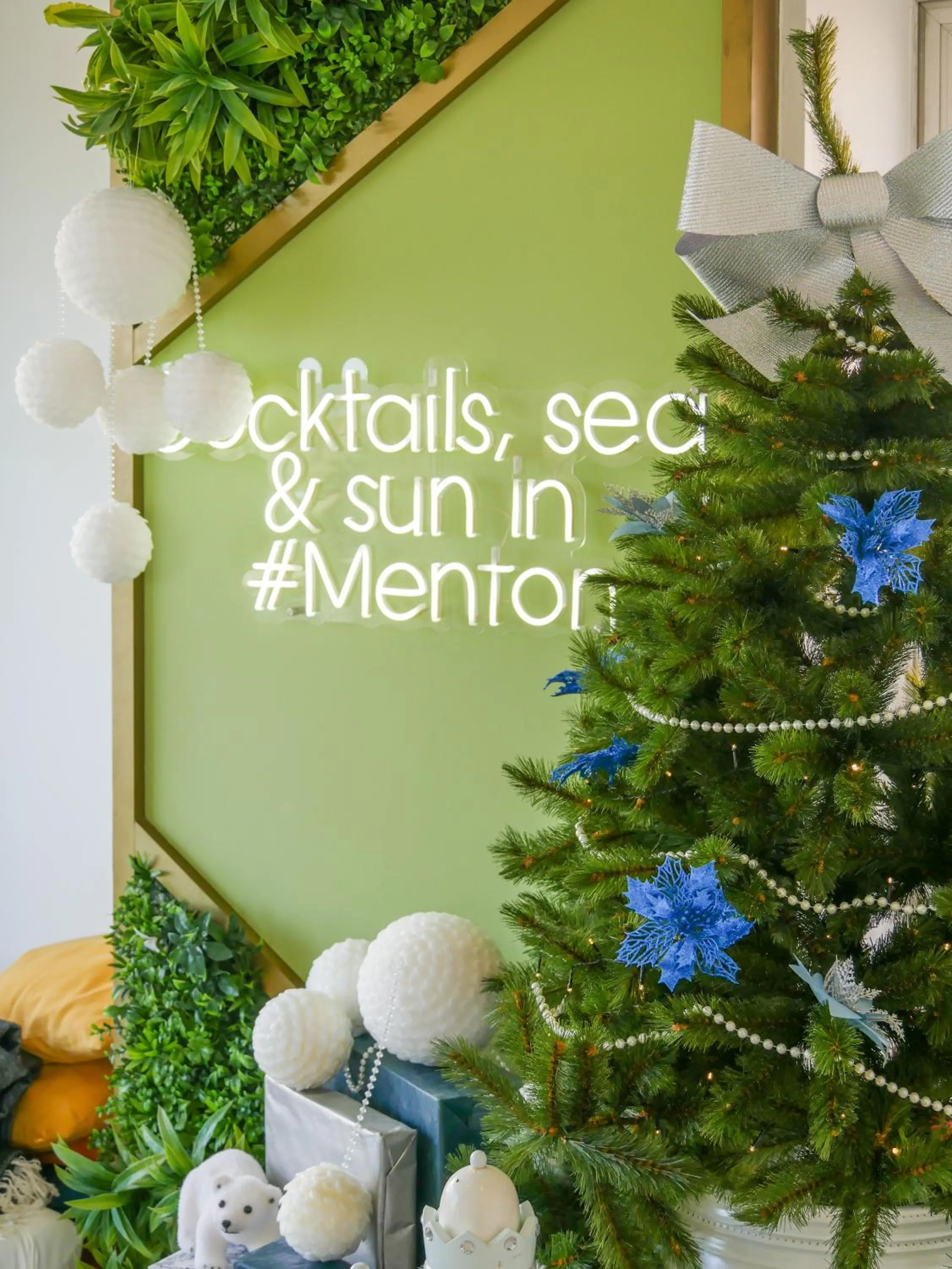 Lounge or bar in Best Western Hotel Mediterranee Menton