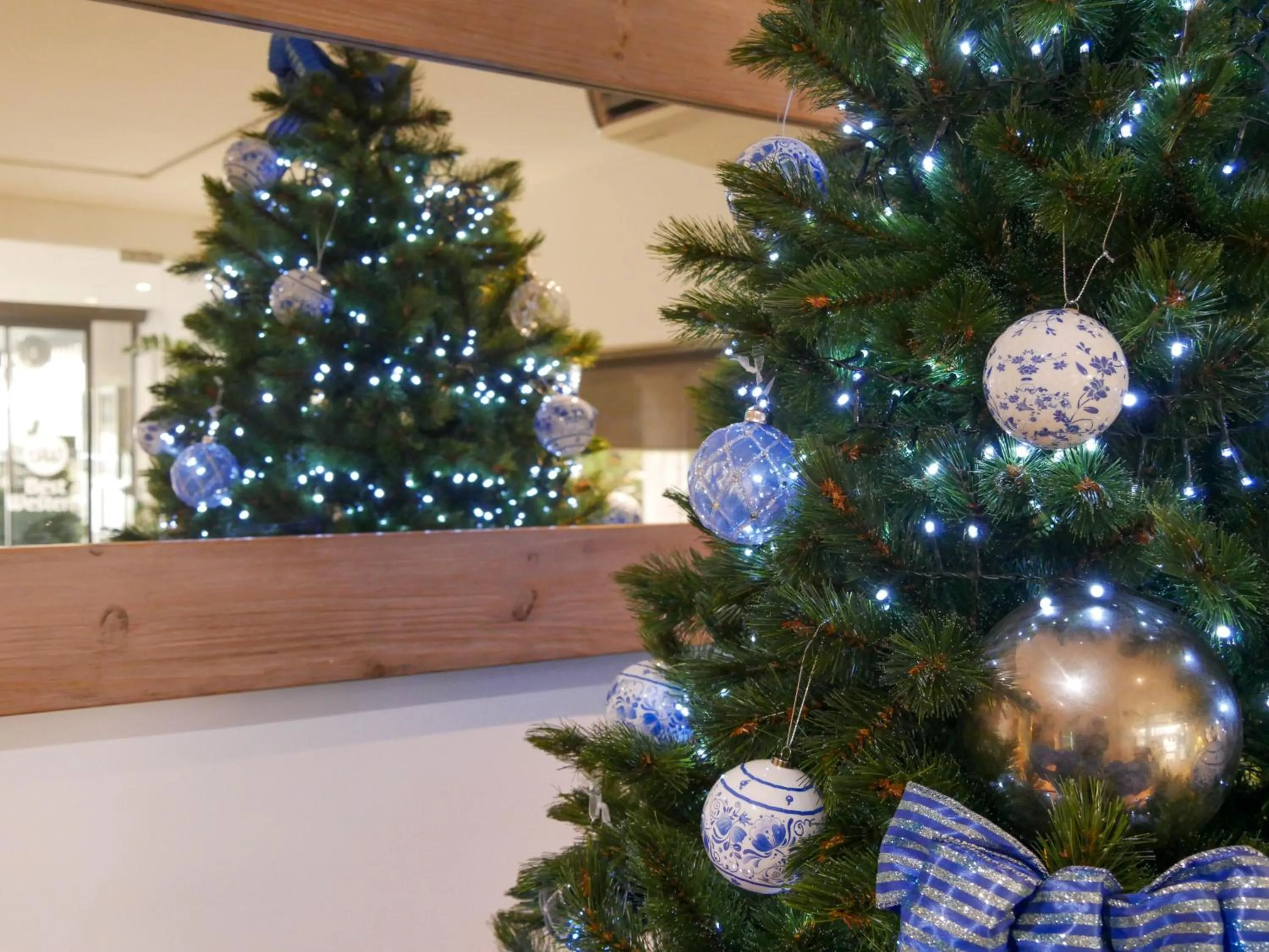 Lobby or reception in Best Western Hotel Mediterranee Menton