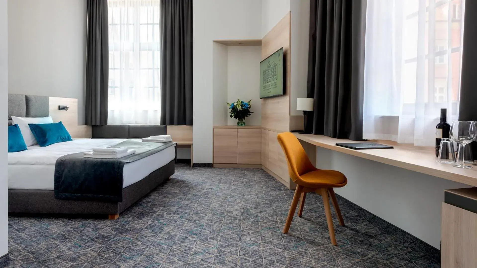 Pokój typu Superior z łóżkiem typu king size - 4 gwiazdki in Korona Gold - Korona Hotel Wrocław Pokój typu Superior z łóżkiem typu king size - 4 gwiazdki in Korona Gold - Korona Hotel Wrocław