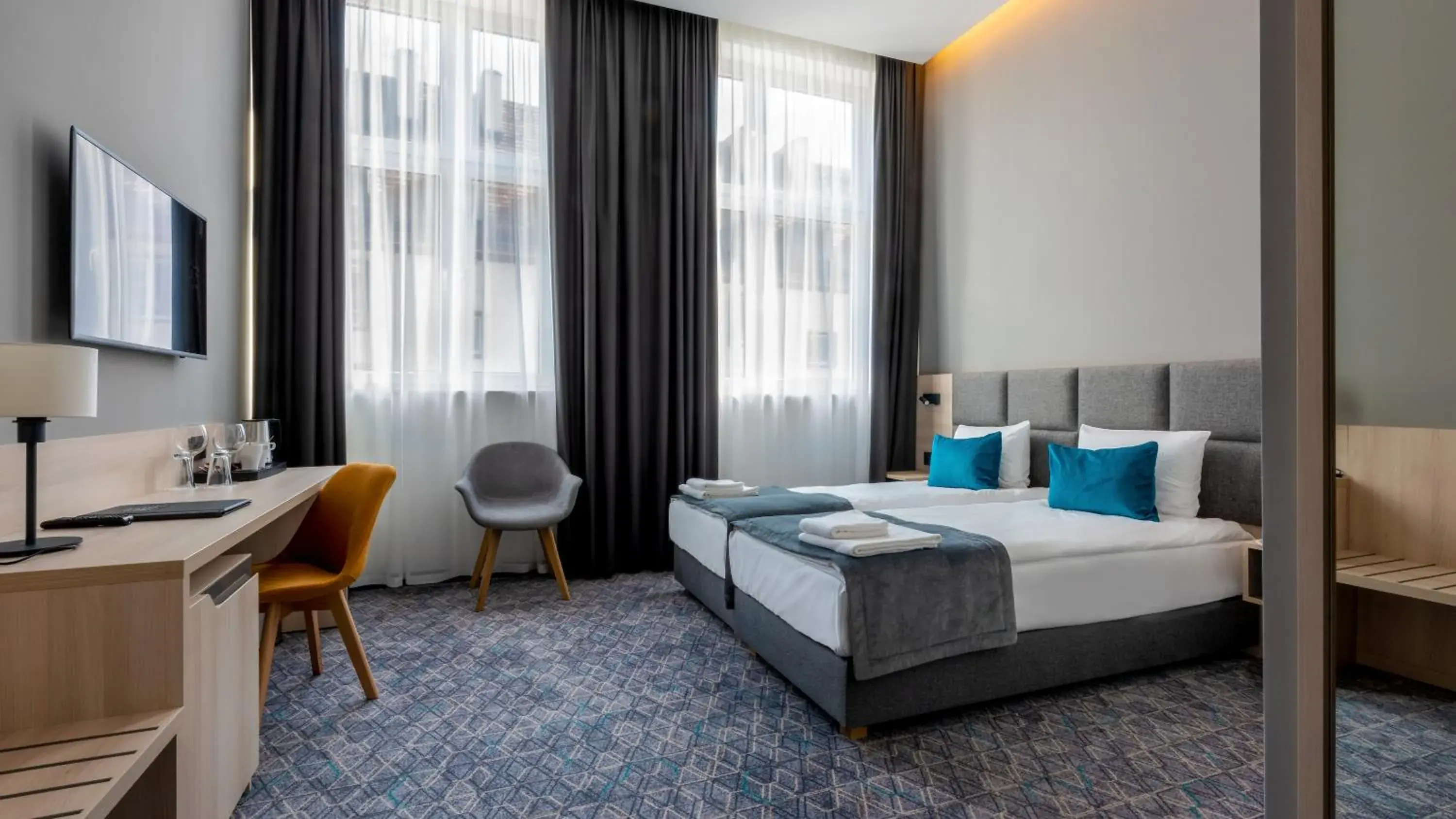 Pokój typu Deluxe z dwoma łóżkami pojedynczymi - 4 gwiazdki in Korona Gold - Korona Hotel Wrocław Pokój typu Deluxe z dwoma łóżkami pojedynczymi - 4 gwiazdki in Korona Gold - Korona Hotel Wrocław