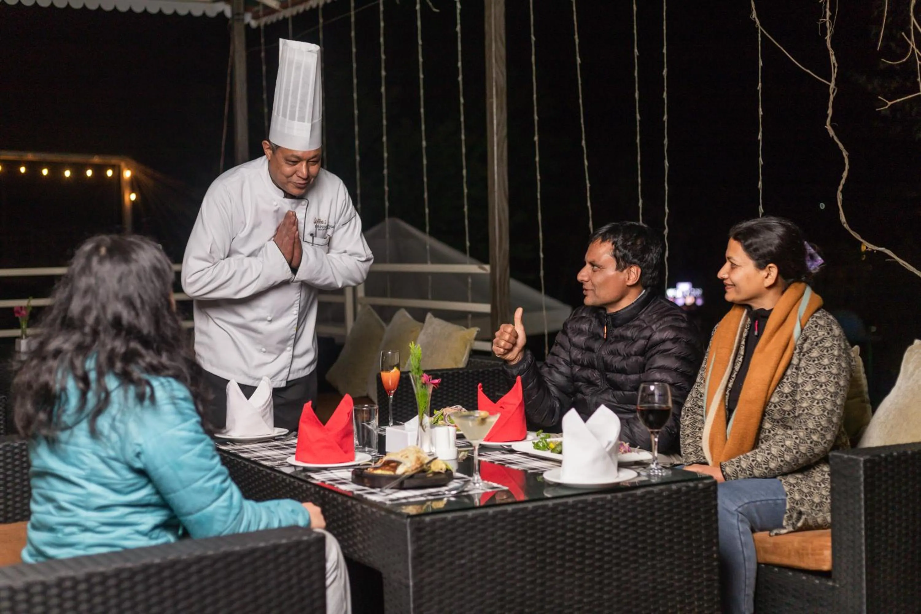 Restaurant/places to eat in Hotel Sarathi