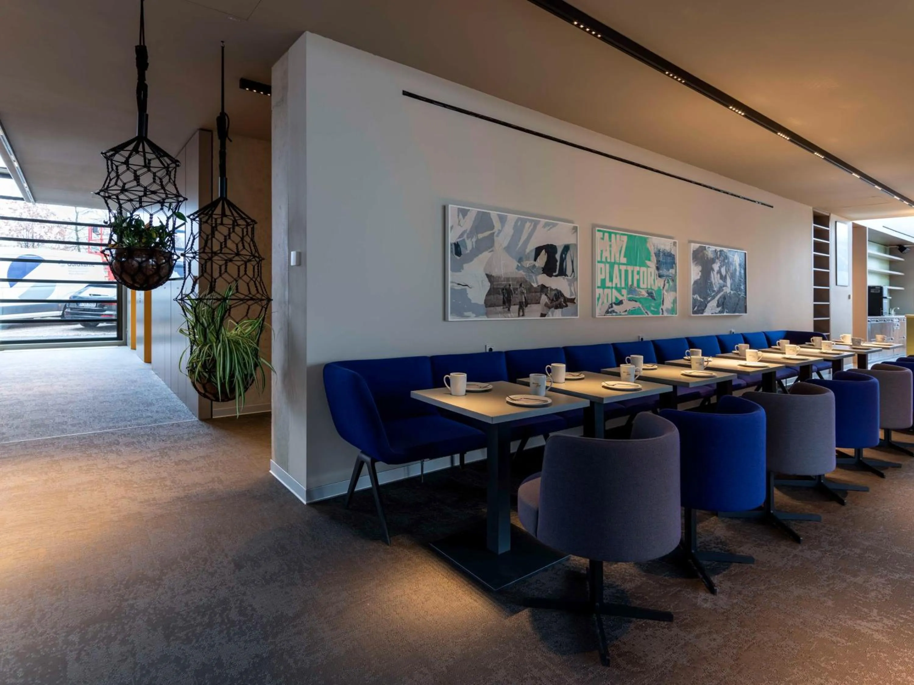 Food and drinks in b'mine hotel Düsseldorf