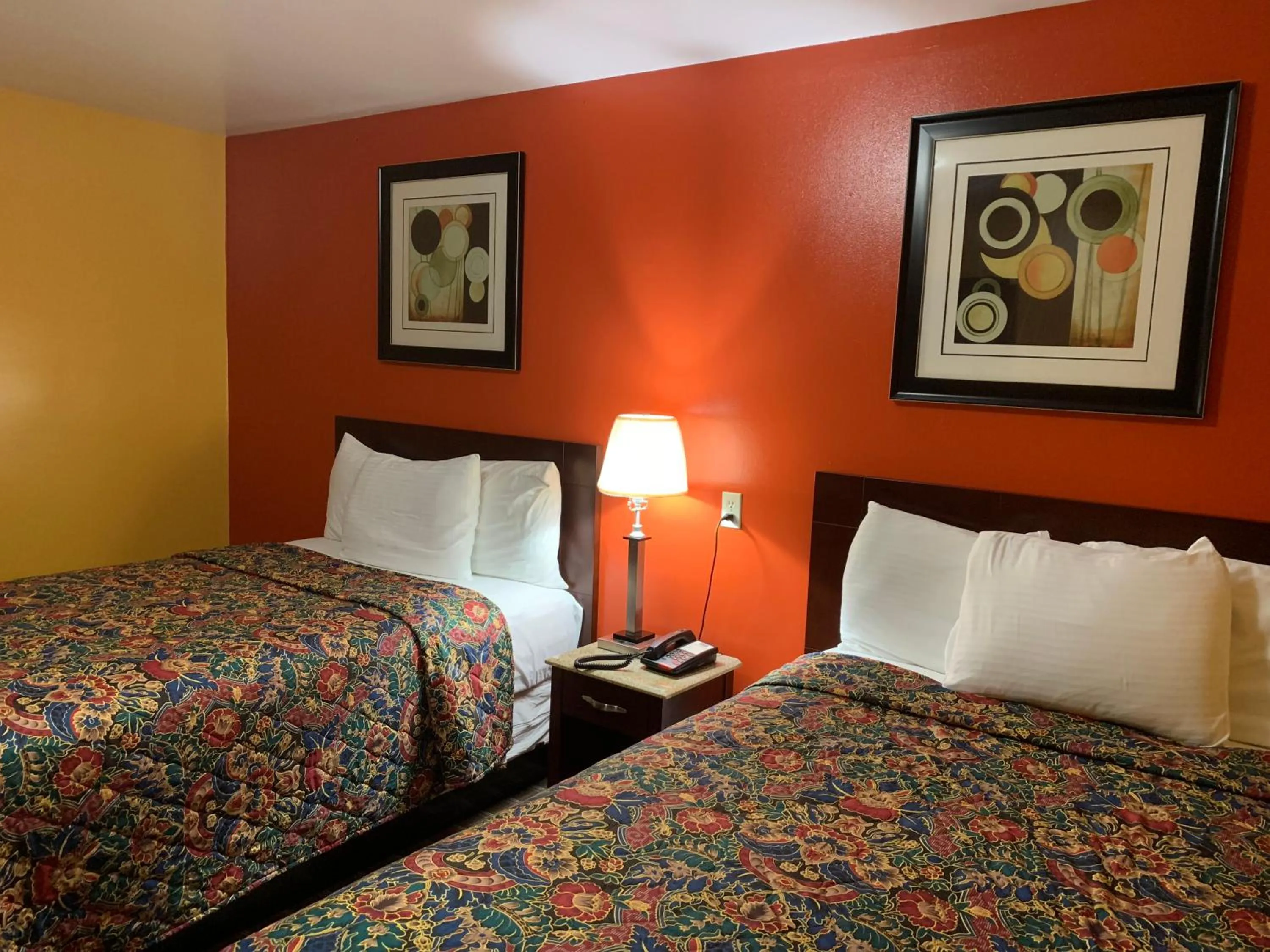 Bed in Scottish Inns Wrightstown