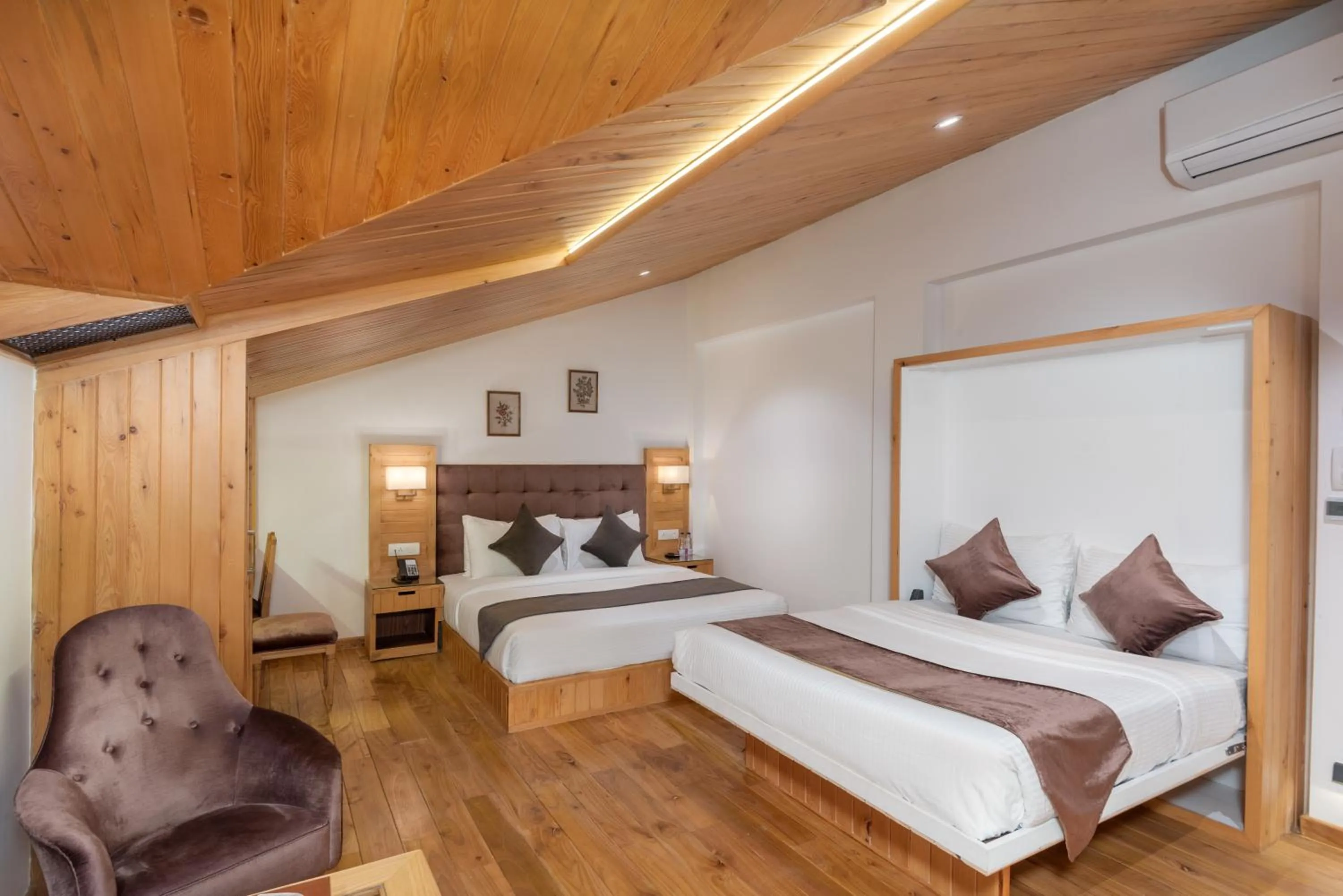 Bed in Hotel Grand Boulevard