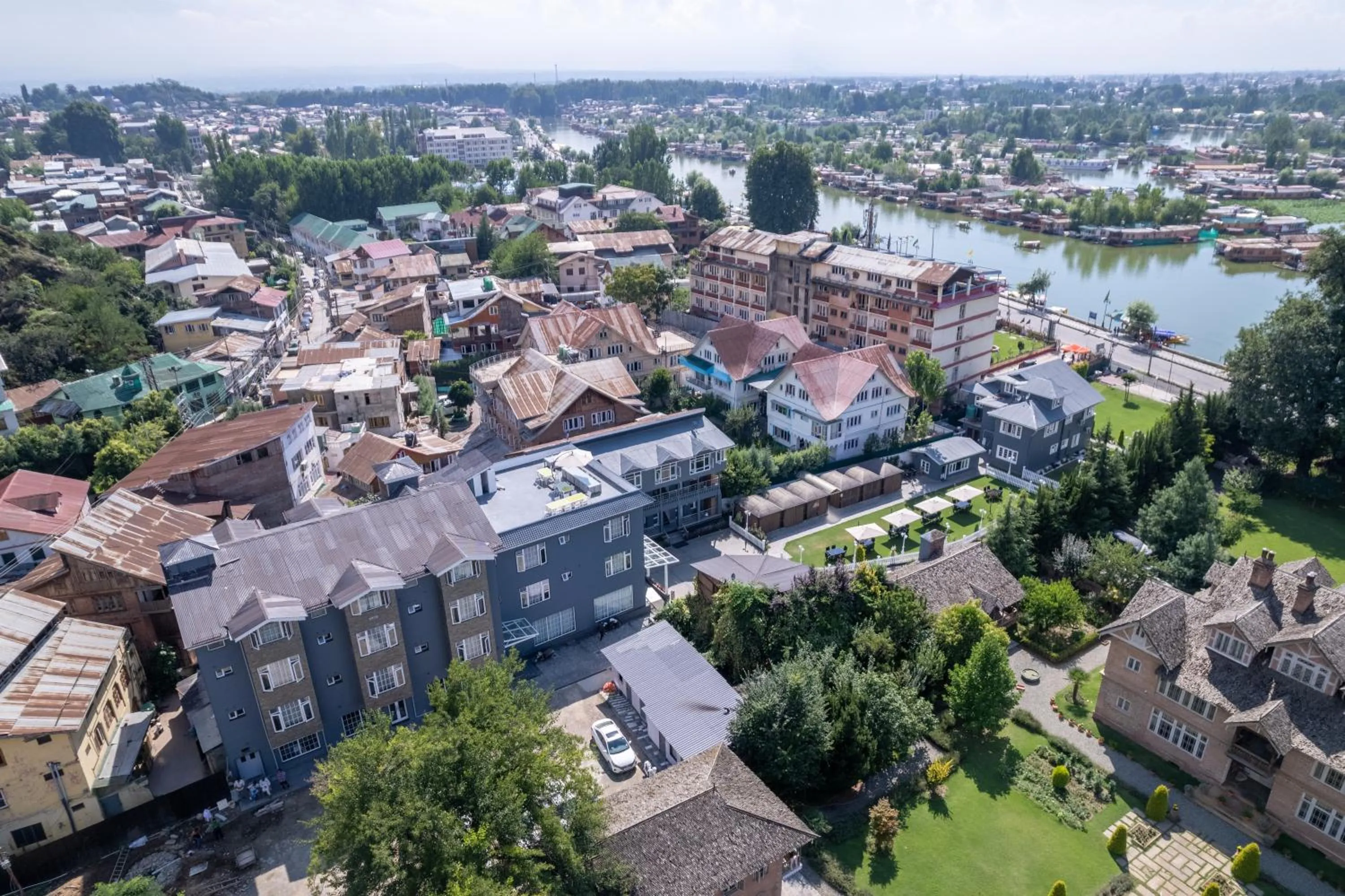 Property building in Hotel Grand Boulevard