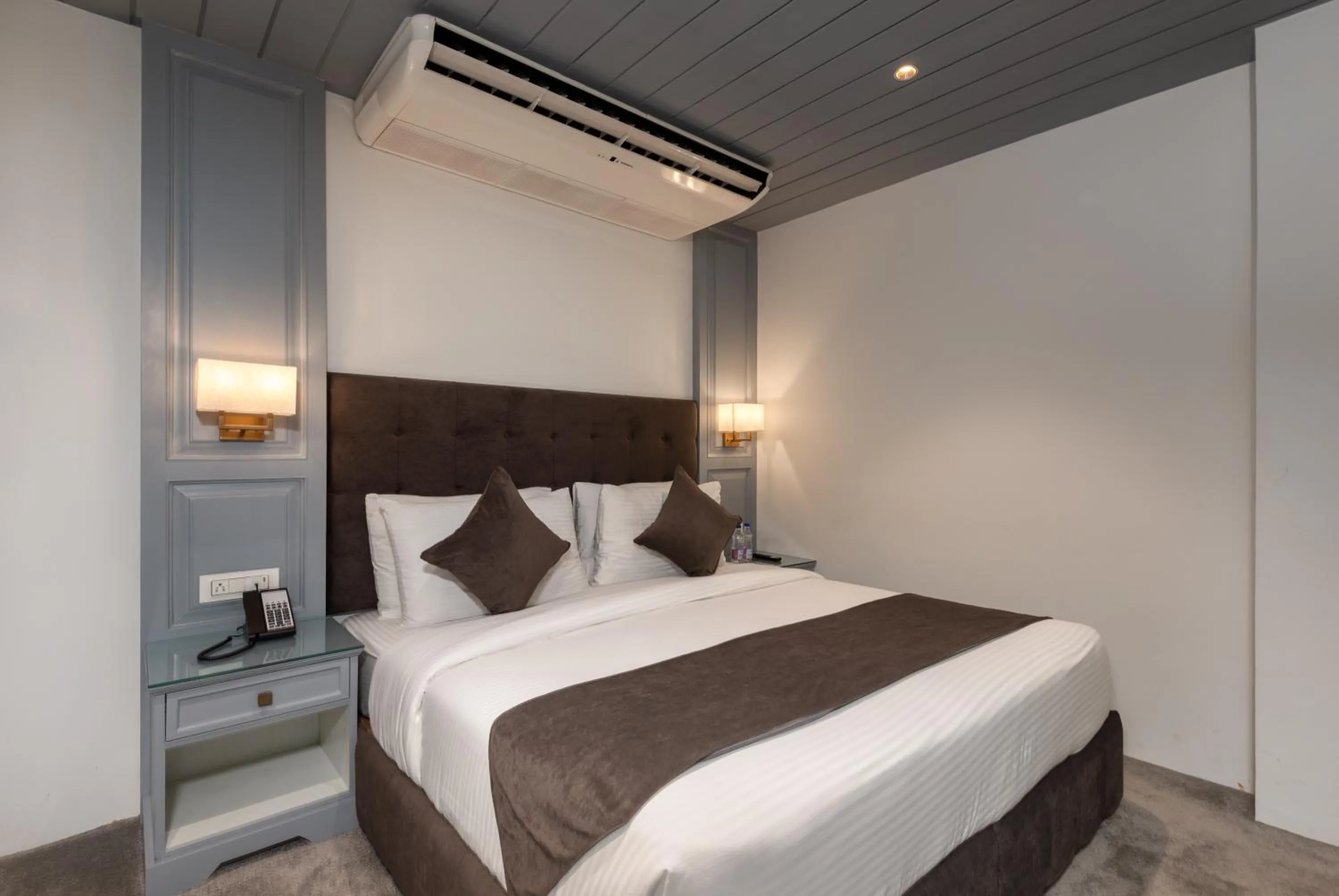 Bed in Hotel Grand Boulevard