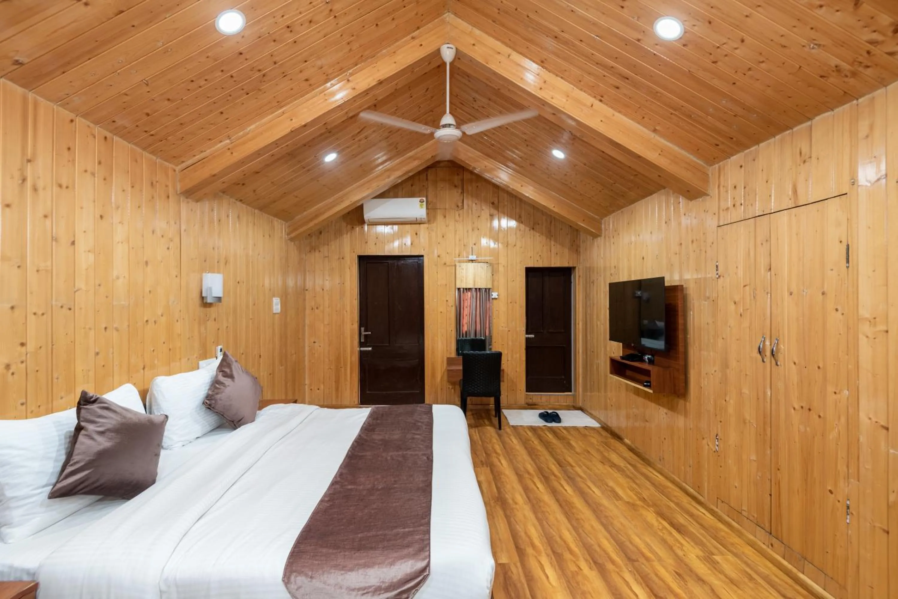 Bed in Hotel Grand Boulevard