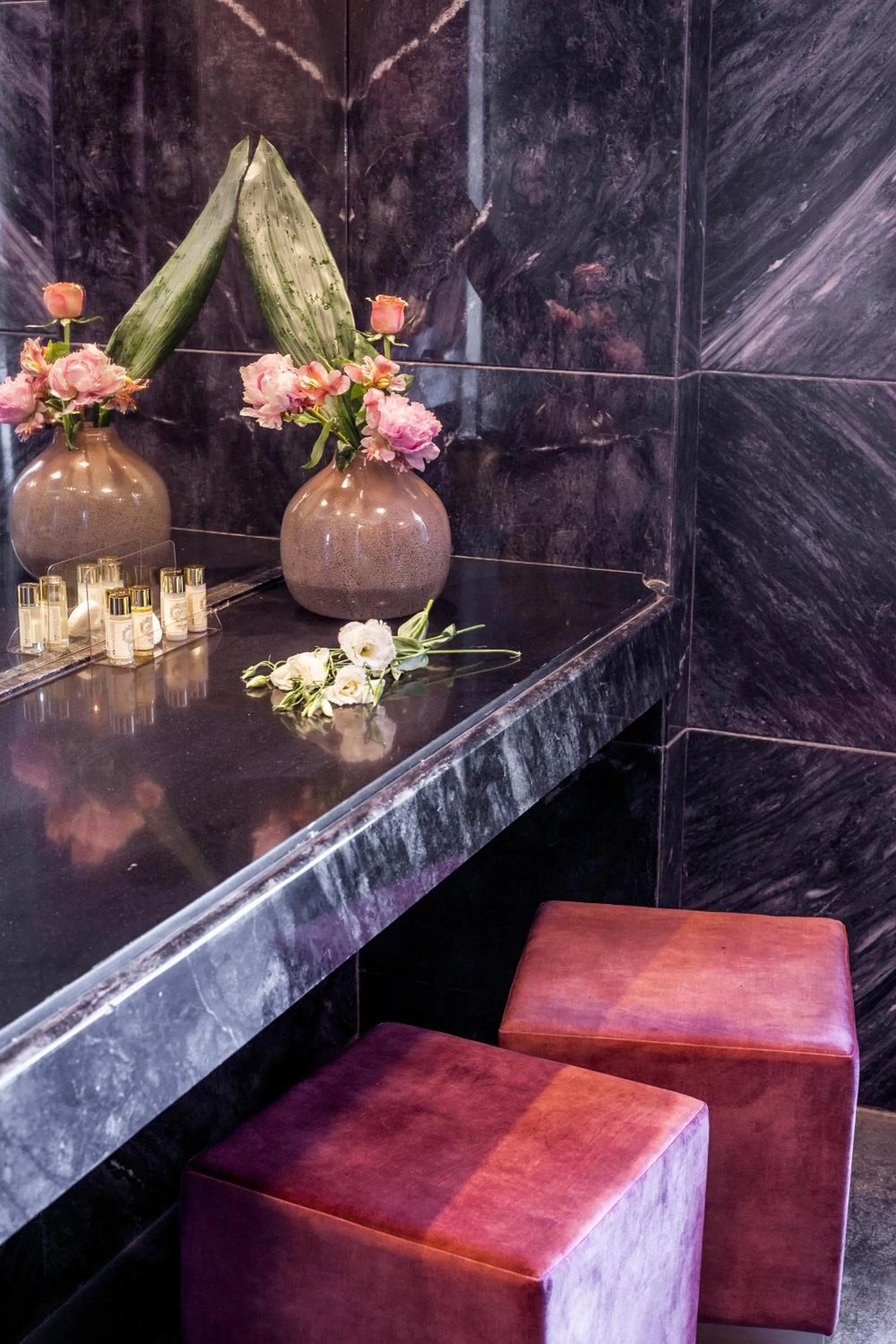 Bathroom in Luzeiros Suites