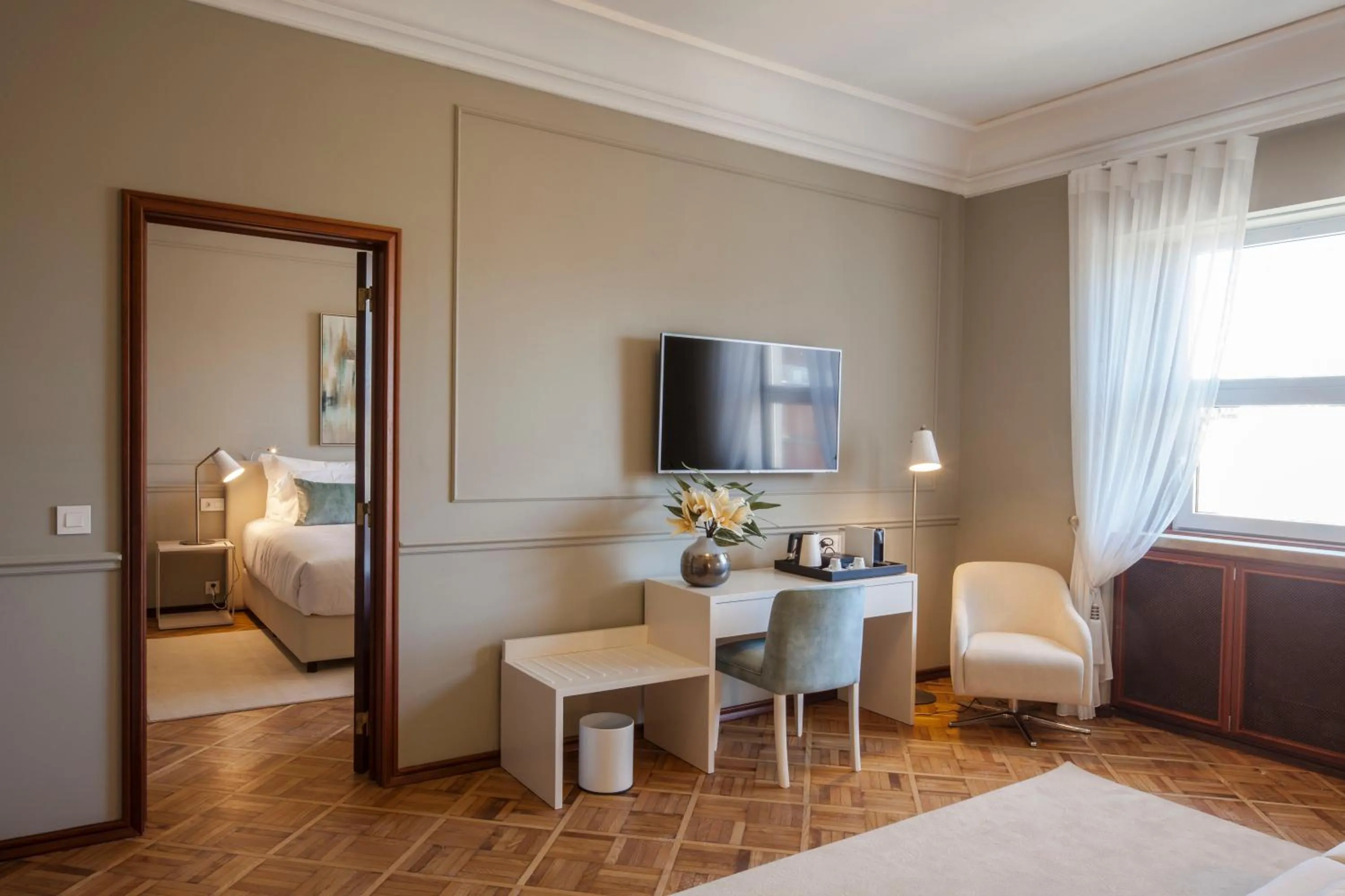 Living room, Bed in Luzeiros Suites