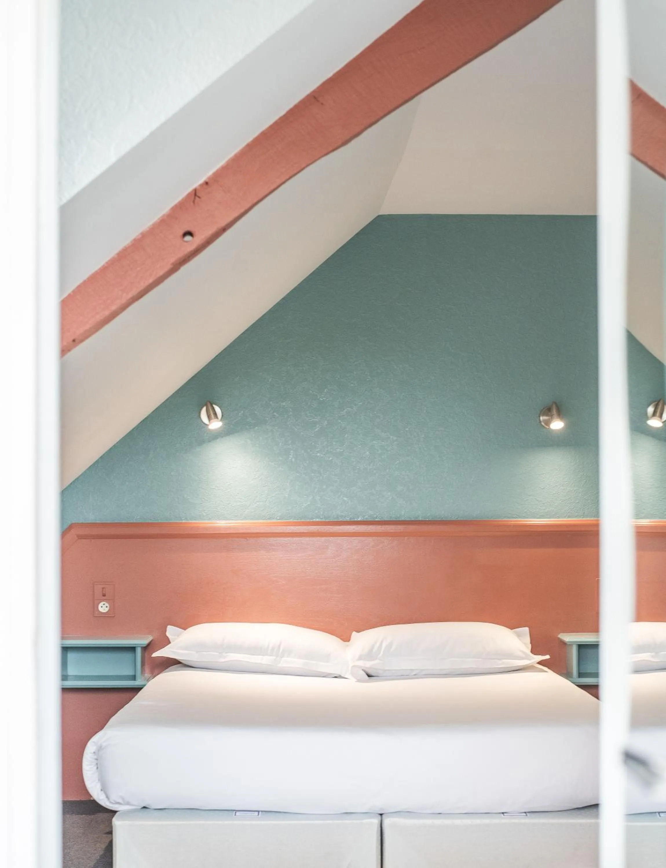 Bed in Hôtel La Tour des Anglais