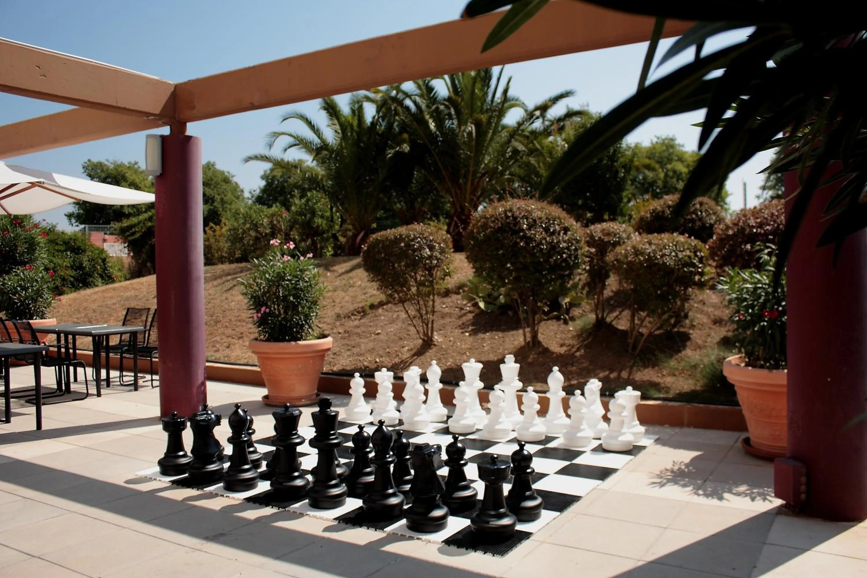 Entertainment in Kyriad Hotel Cannes Mandelieu