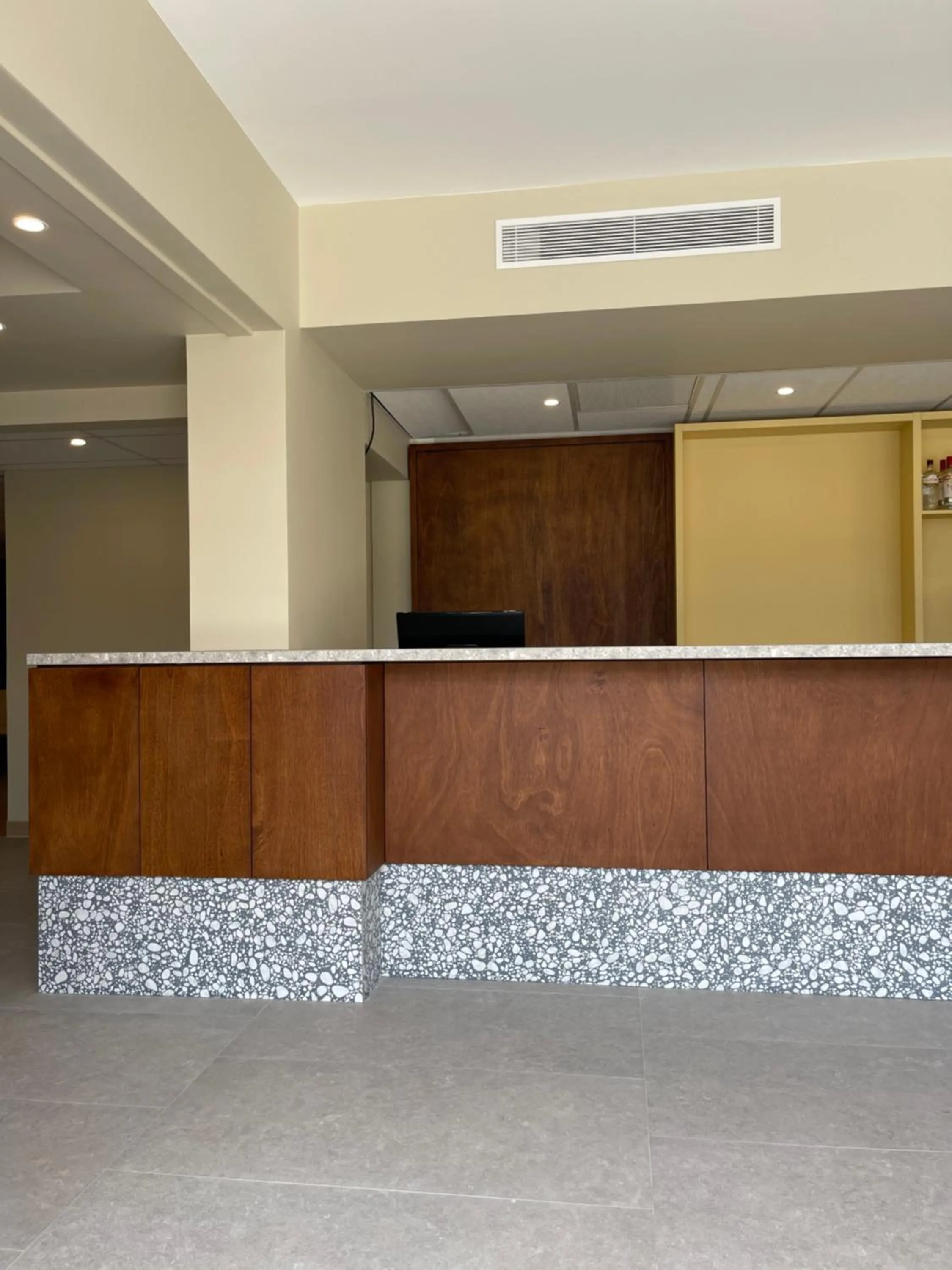 Lobby or reception in Kyriad Hotel Cannes Mandelieu