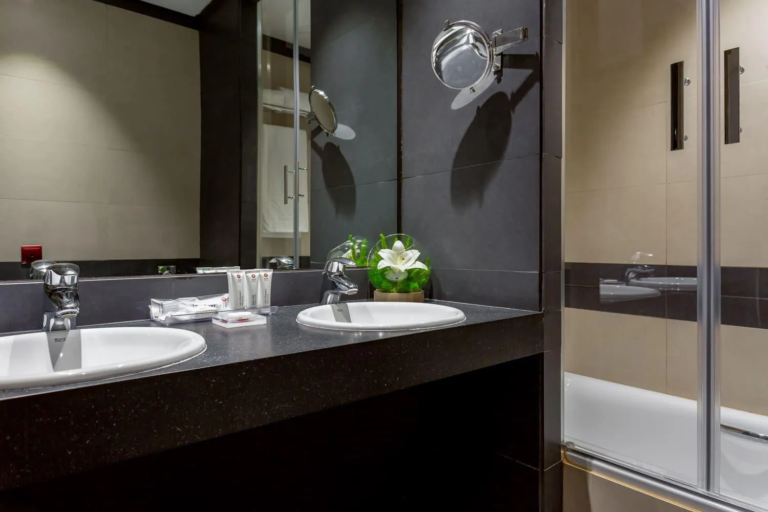 Bathroom in Exe Layos Golf