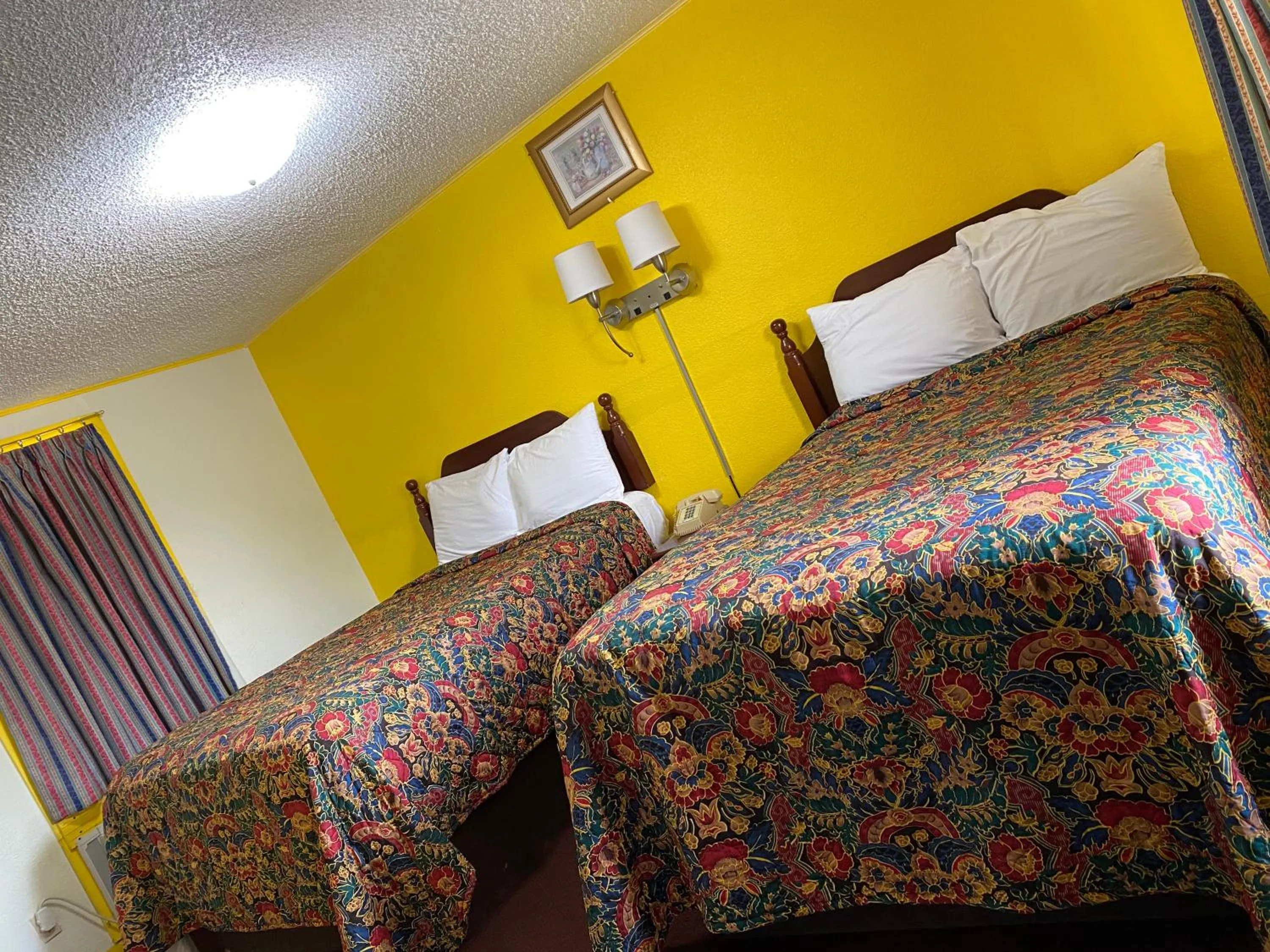 Bed in Madill Inn