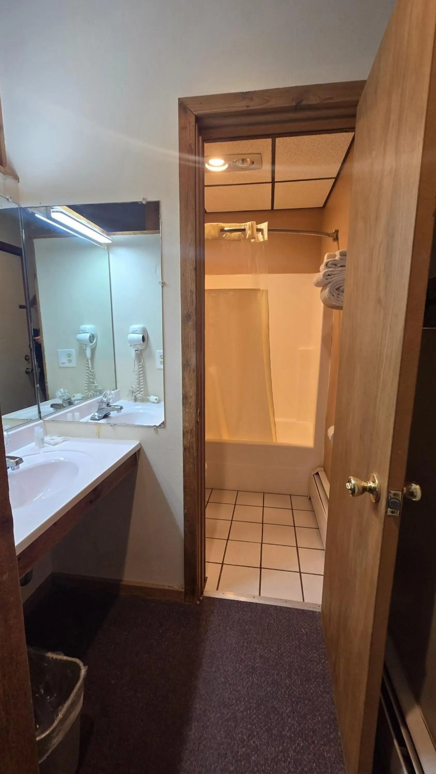 Shower in Timber Inn