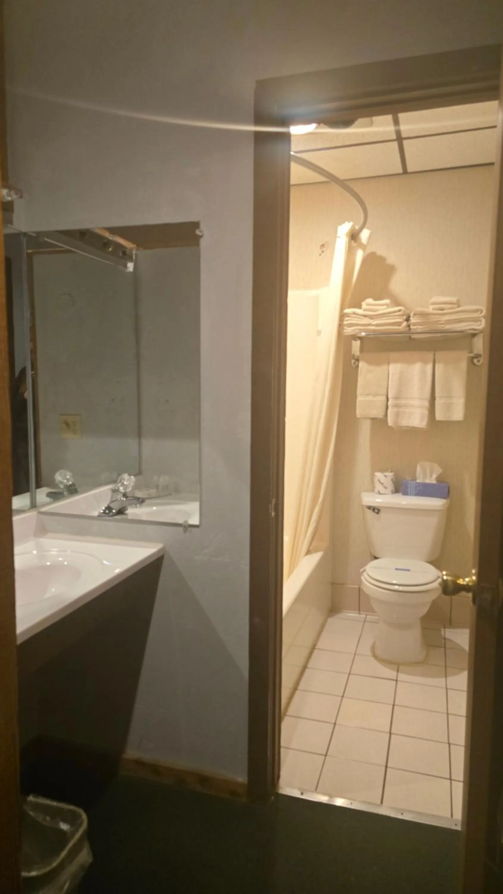 Shower in Timber Inn