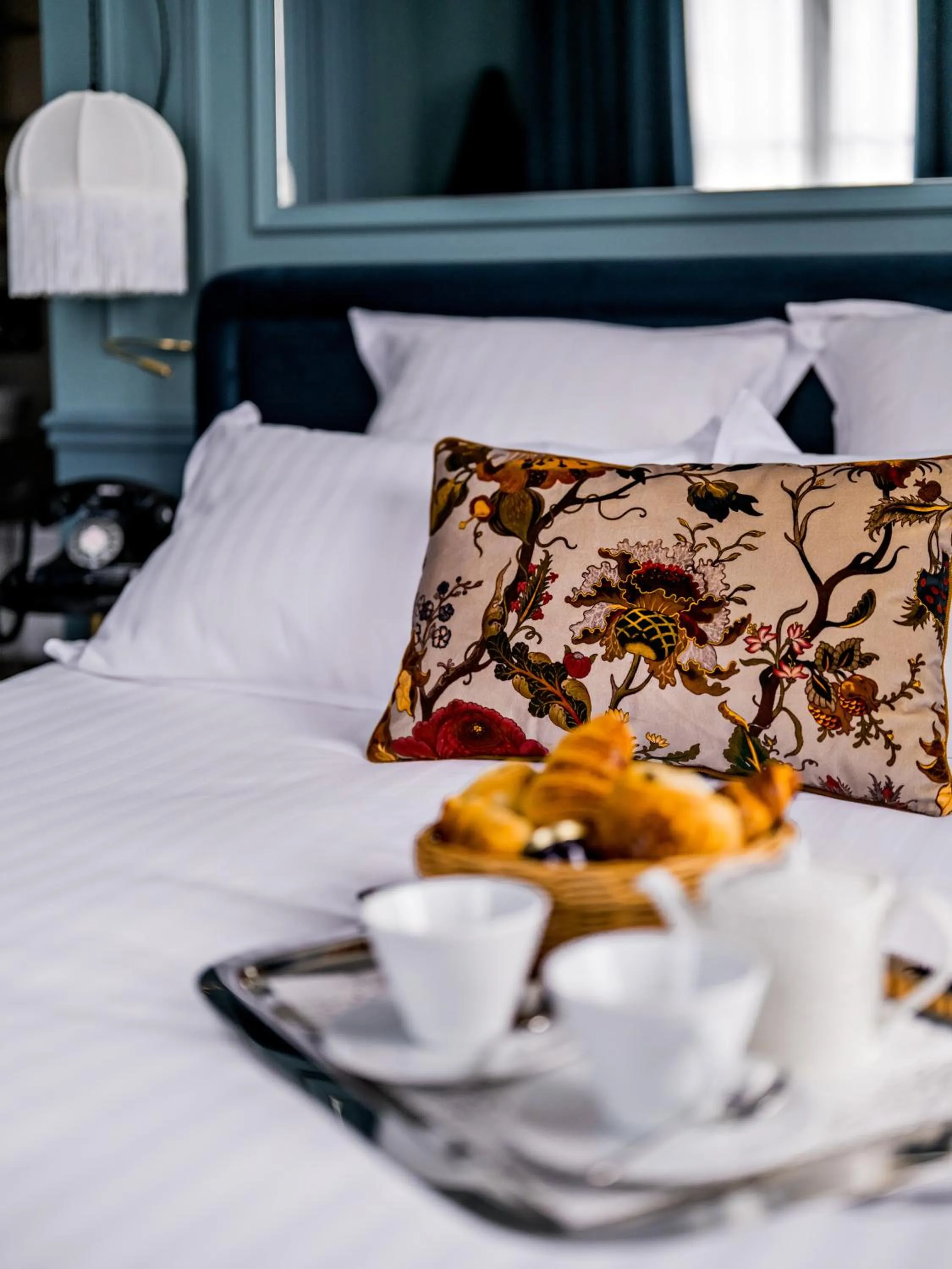 Breakfast, Bed in Hotel Duquesne Eiffel