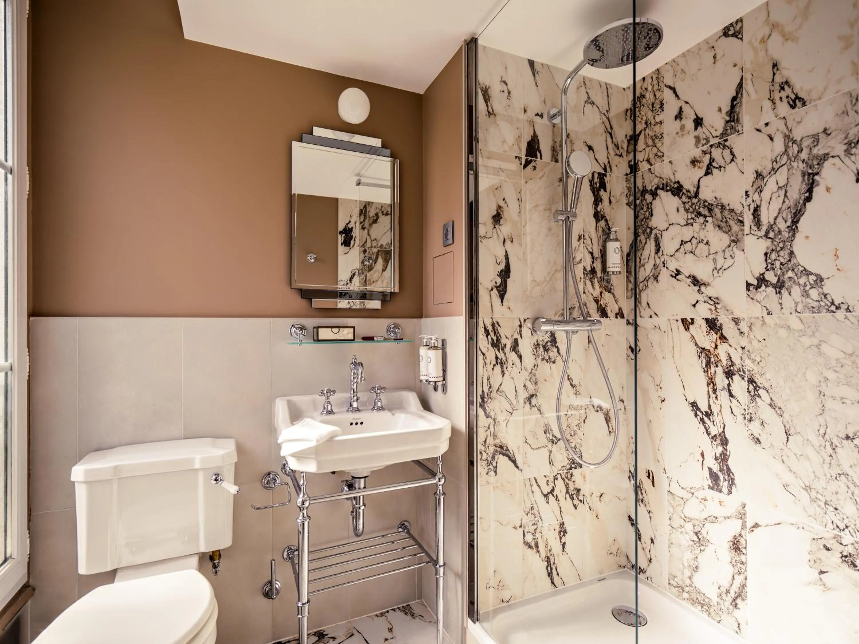 Bathroom in Hotel Duquesne Eiffel