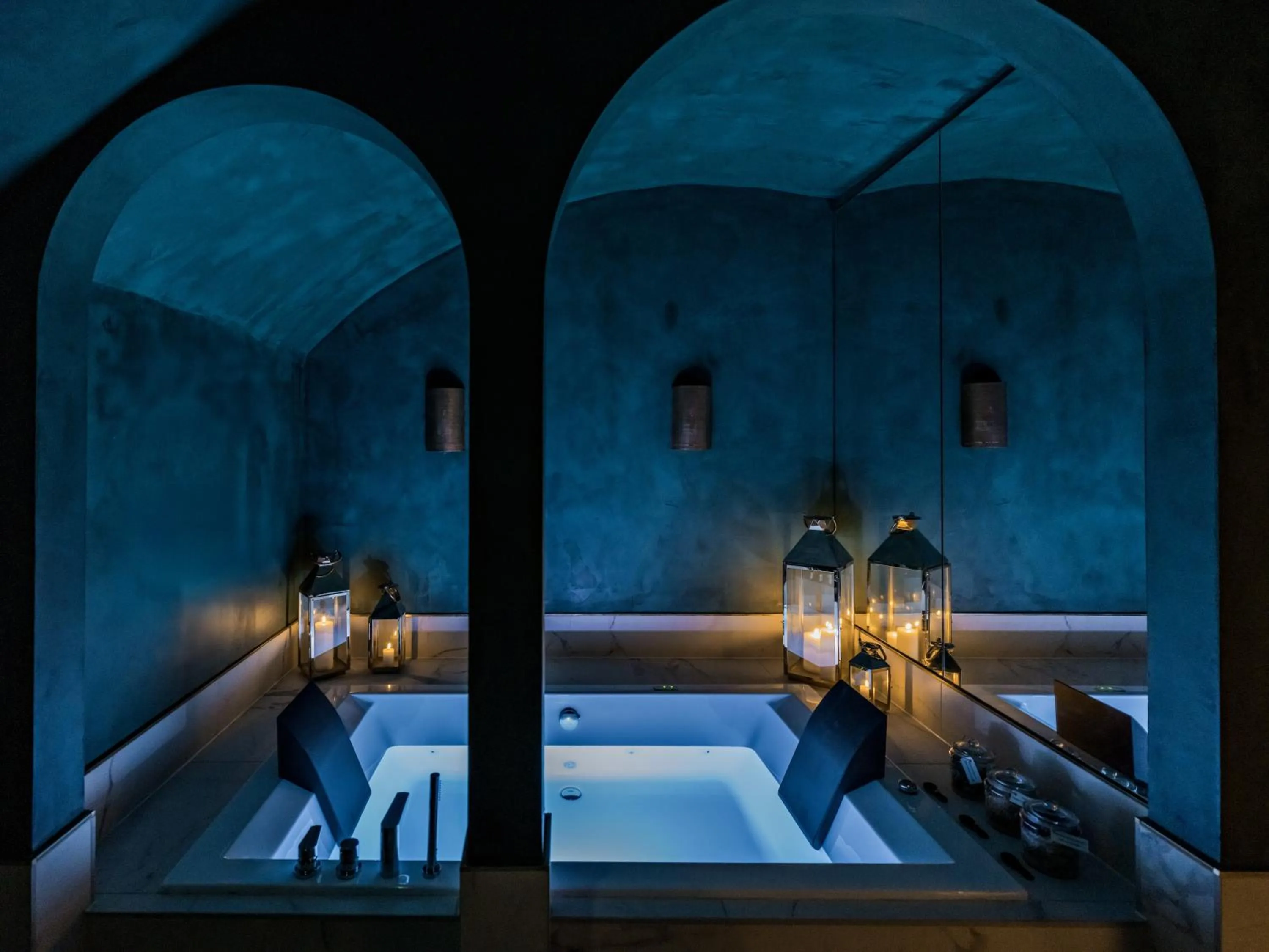 Hot Tub in Hotel Duquesne Eiffel