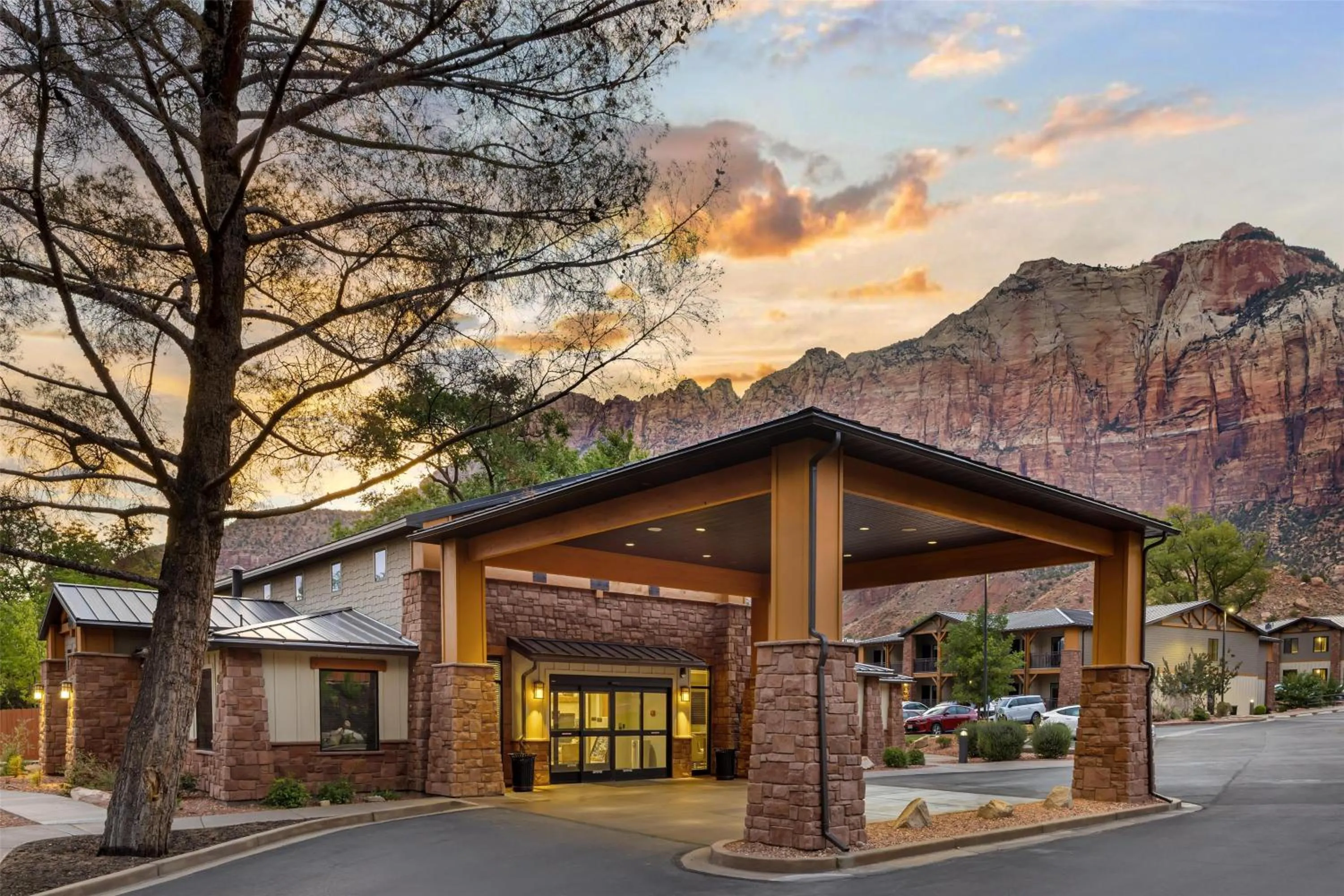 Property building in Best Western Plus Zion Canyon Inn & Suites