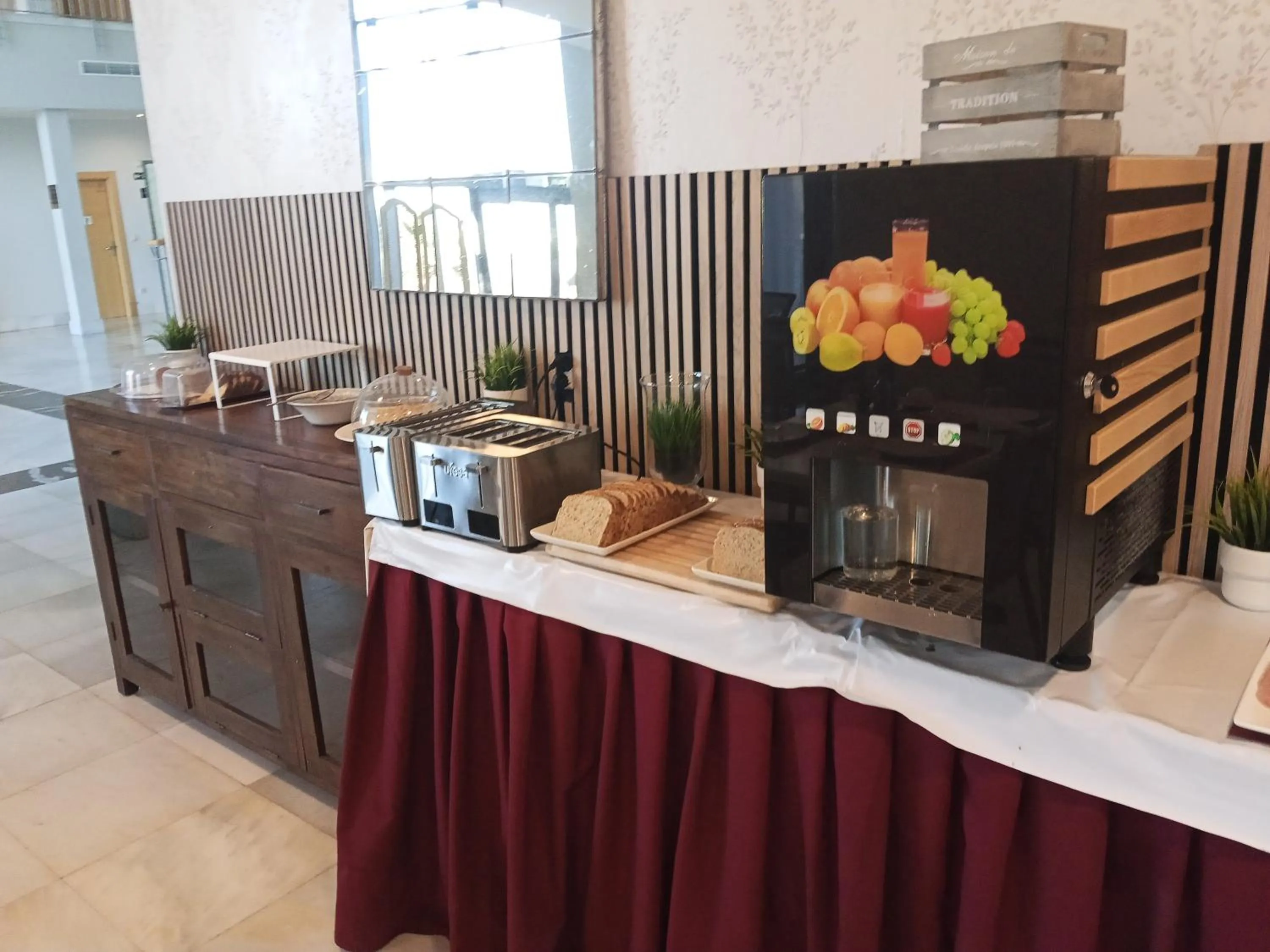 Restaurant/places to eat in Hotel VillaMarcilla