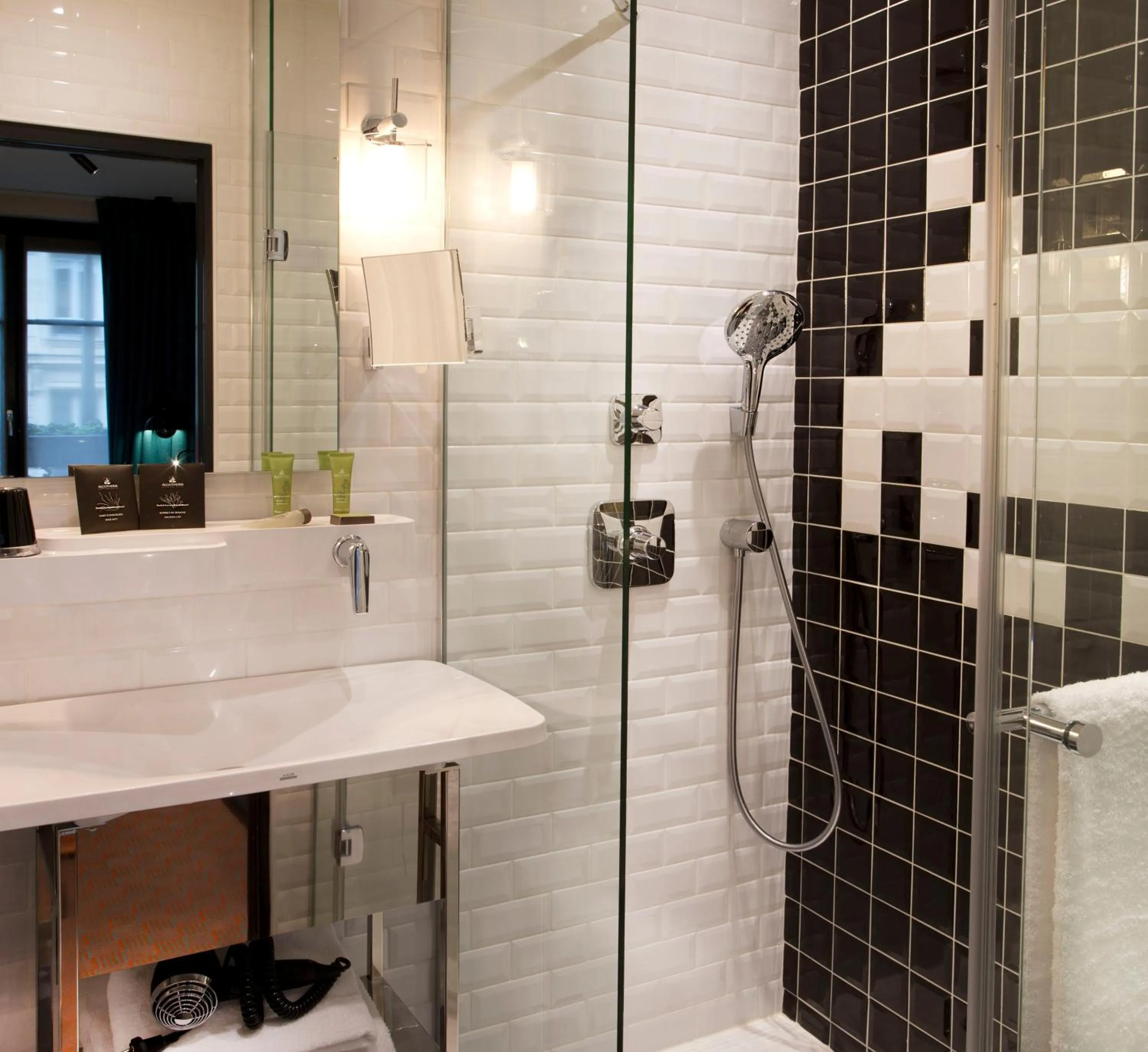 Bathroom in Hotel Atmospheres