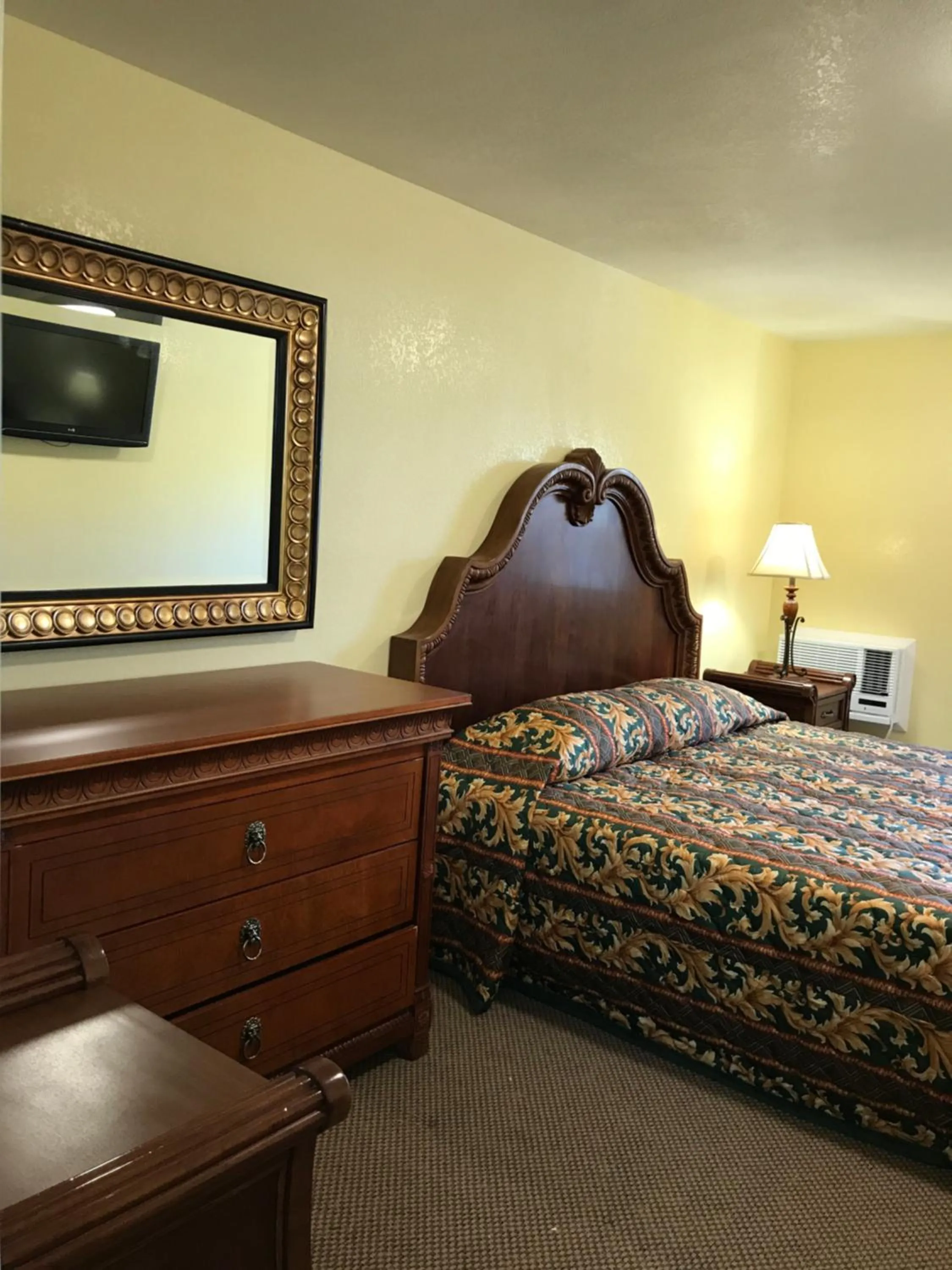 Bed in Hacienda Motel