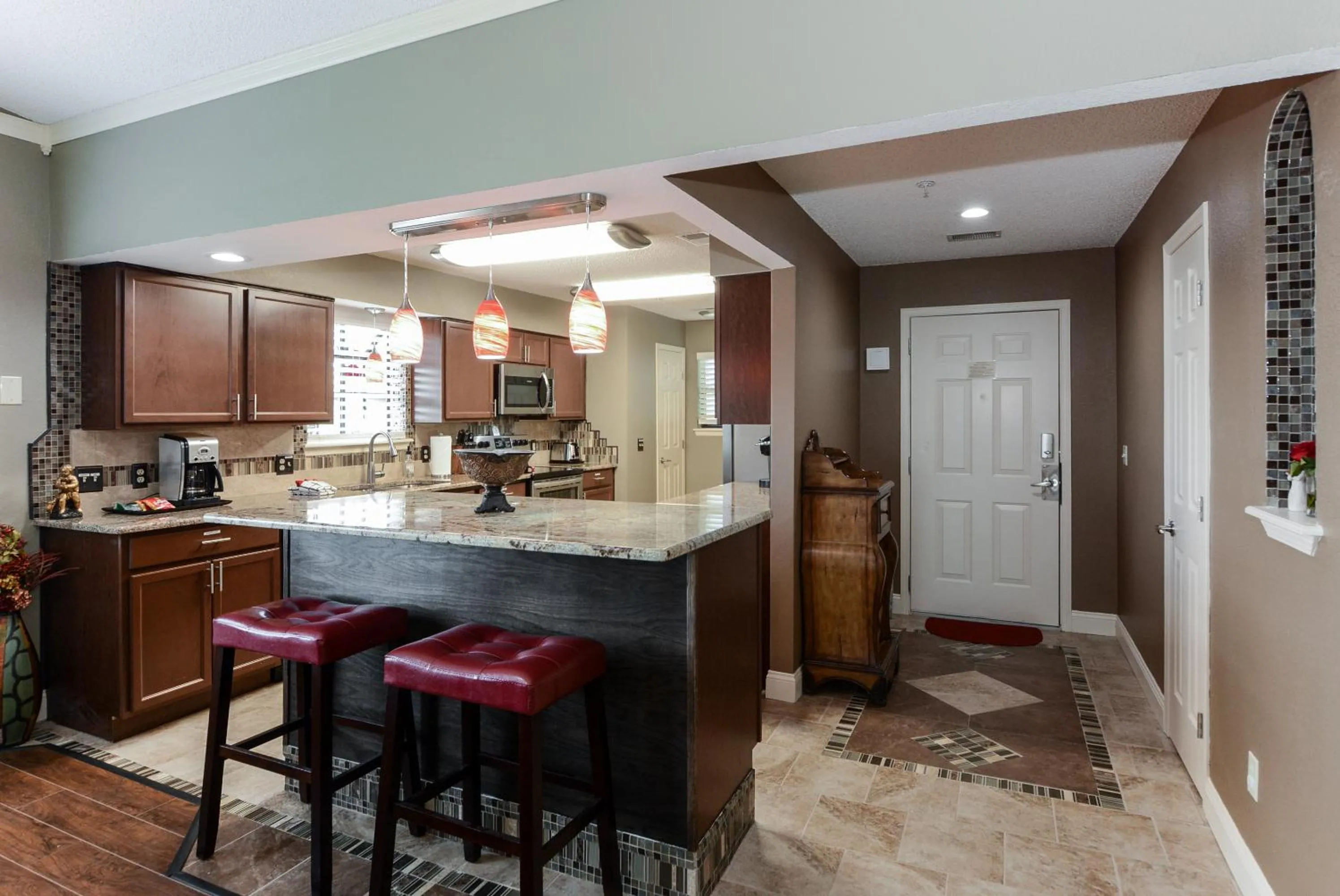 Luxury Condos at Thousand Hills - Heart of Branson - Beautifully remodeled - Spacious and Affordable