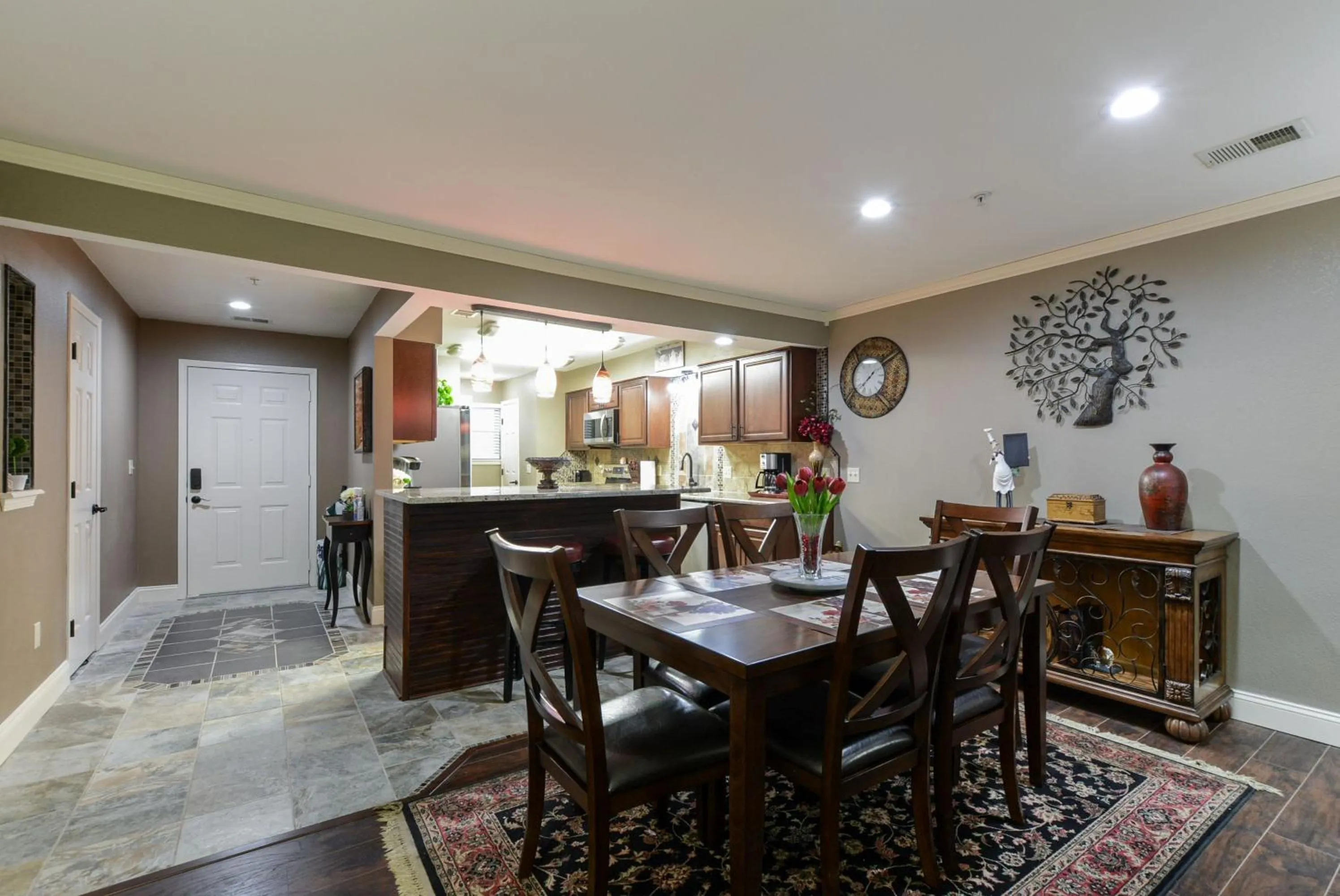 Luxury Condos at Thousand Hills - Heart of Branson - Beautifully remodeled - Spacious and Affordable