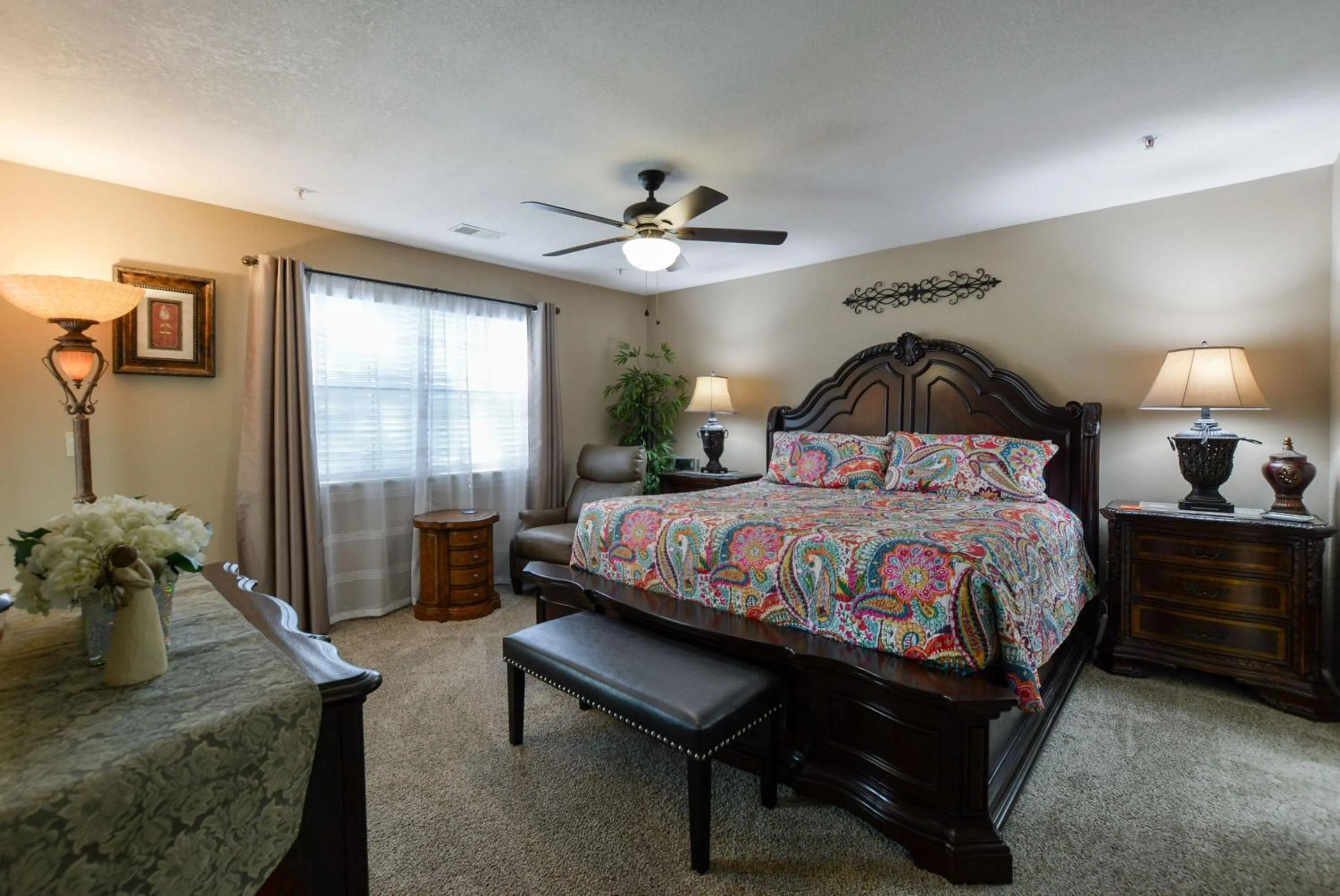 Bed in Luxury Condos at Thousand Hills - Heart of Branson - Beautifully remodeled - Spacious and Affordable
