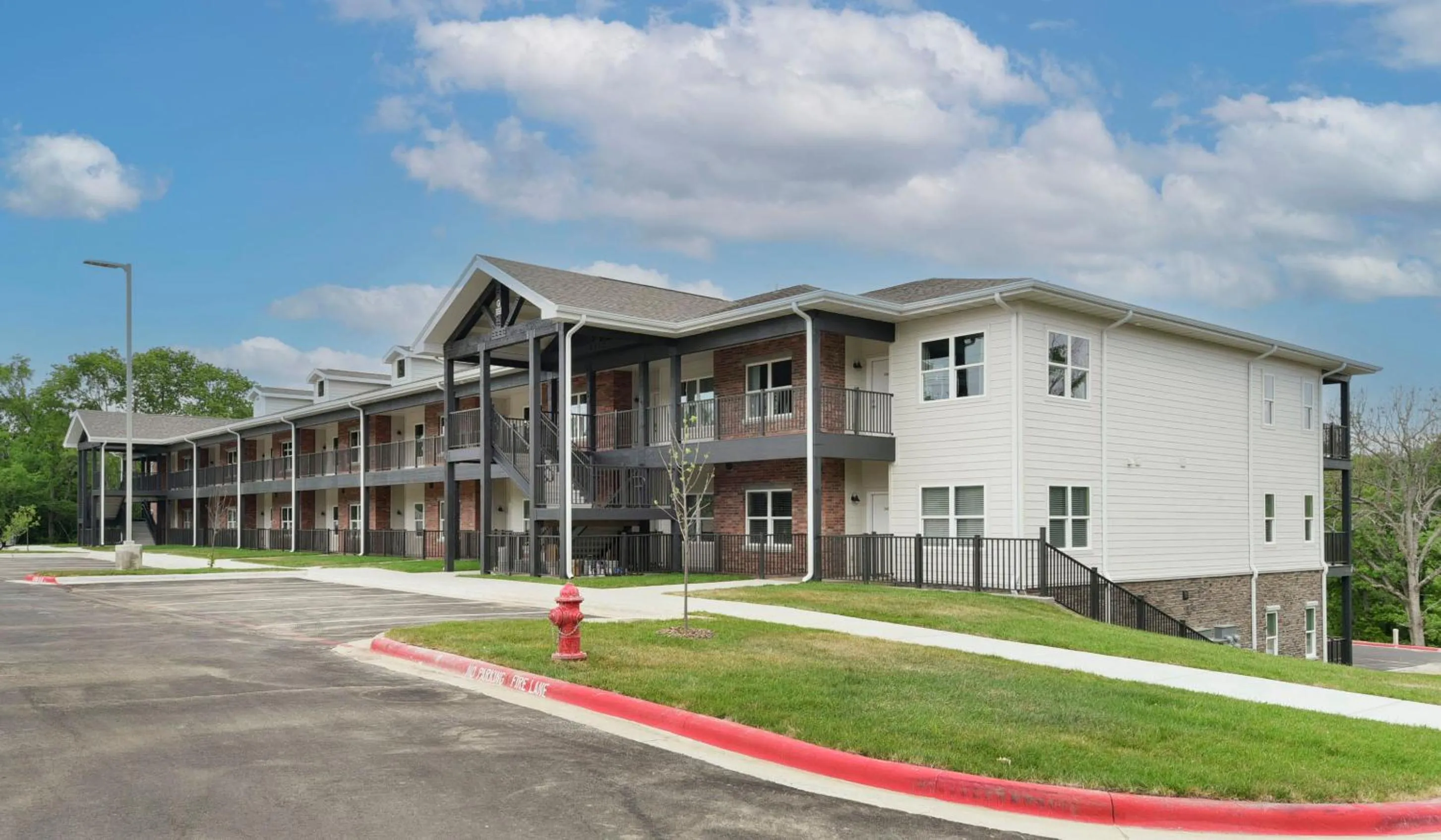 Luxury Condos at Thousand Hills - Heart of Branson - Beautifully remodeled - Spacious and Affordable