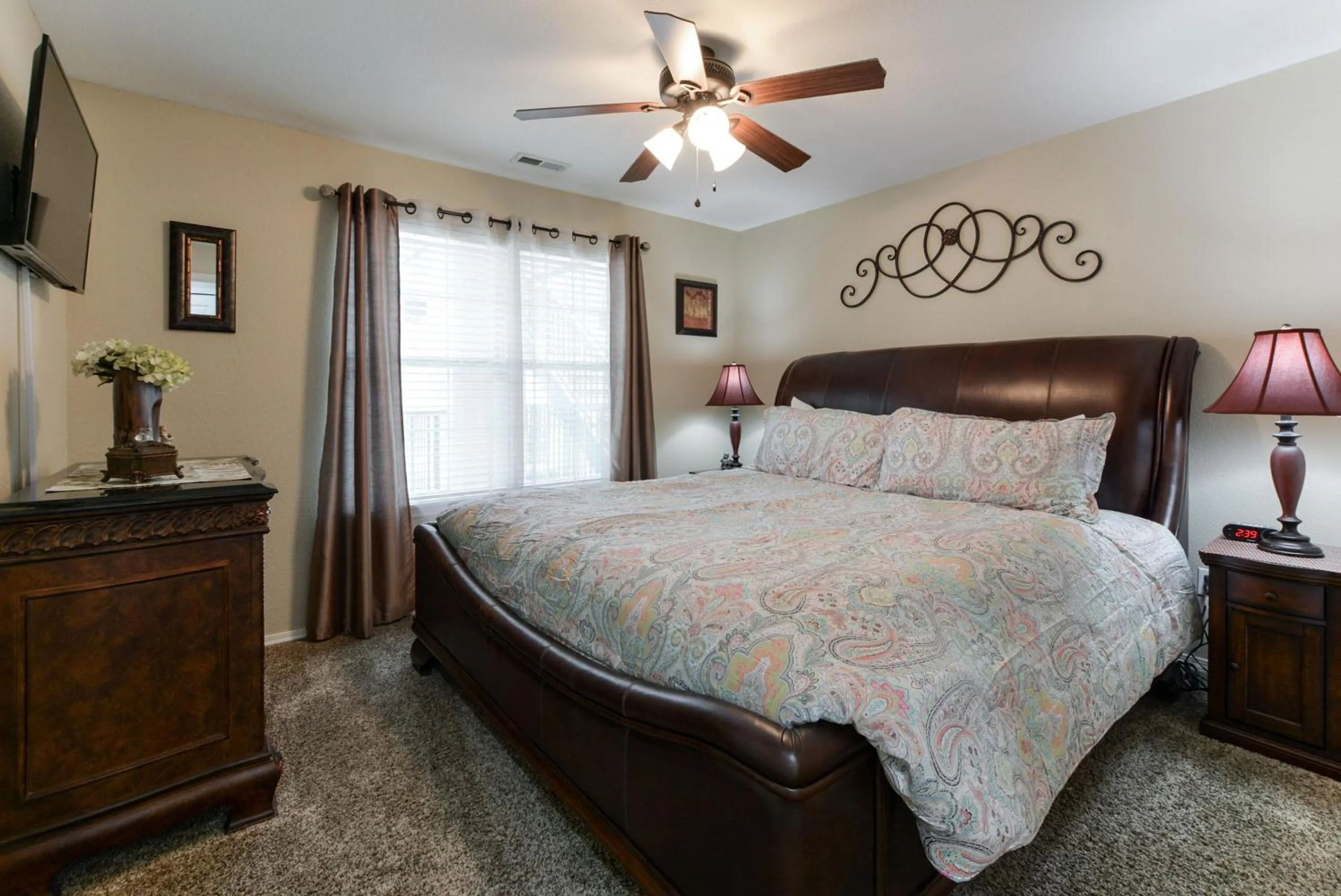 Bed in Luxury Condos at Thousand Hills - Heart of Branson - Beautifully remodeled - Spacious and Affordable