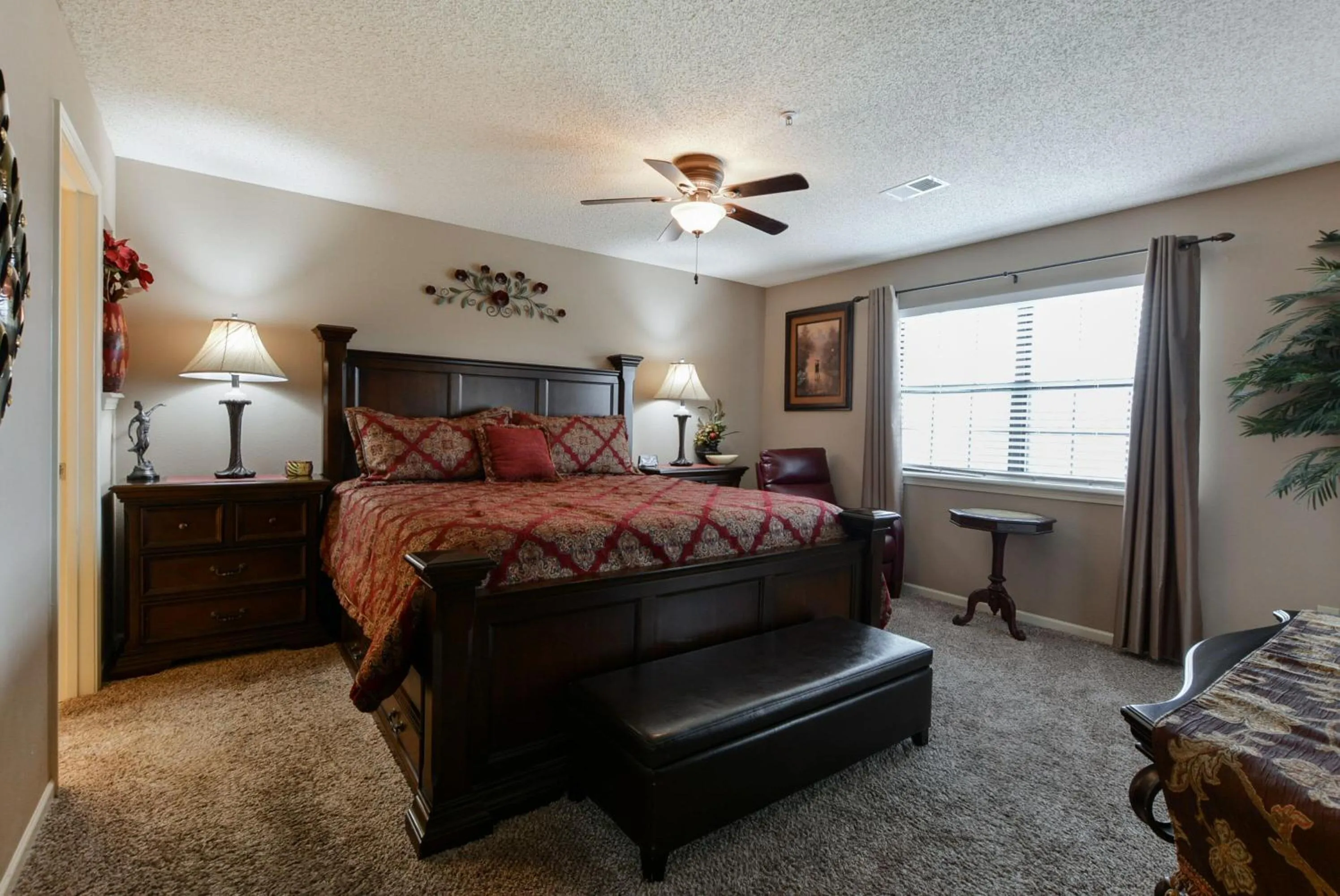 Bed in Luxury Condos at Thousand Hills - Heart of Branson - Beautifully remodeled - Spacious and Affordable