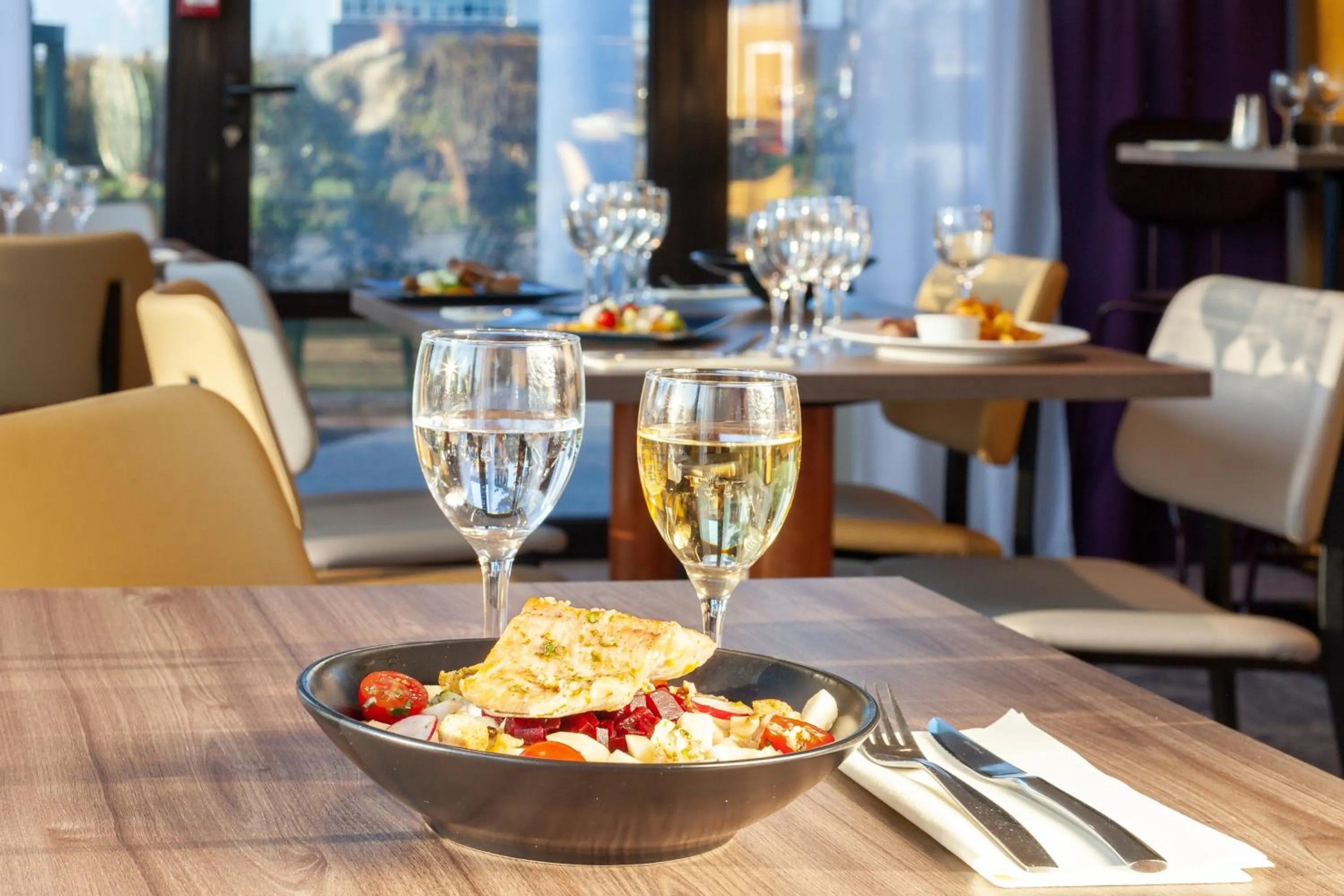 Food and drinks in Brit Hotel Caen Nord - Mémorial