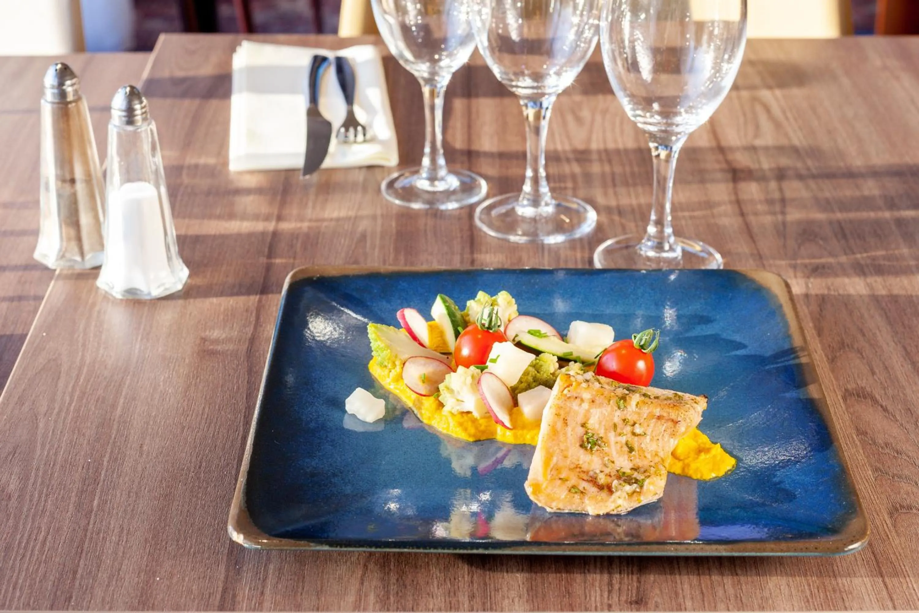 Food and drinks in Brit Hotel Caen Nord - Mémorial