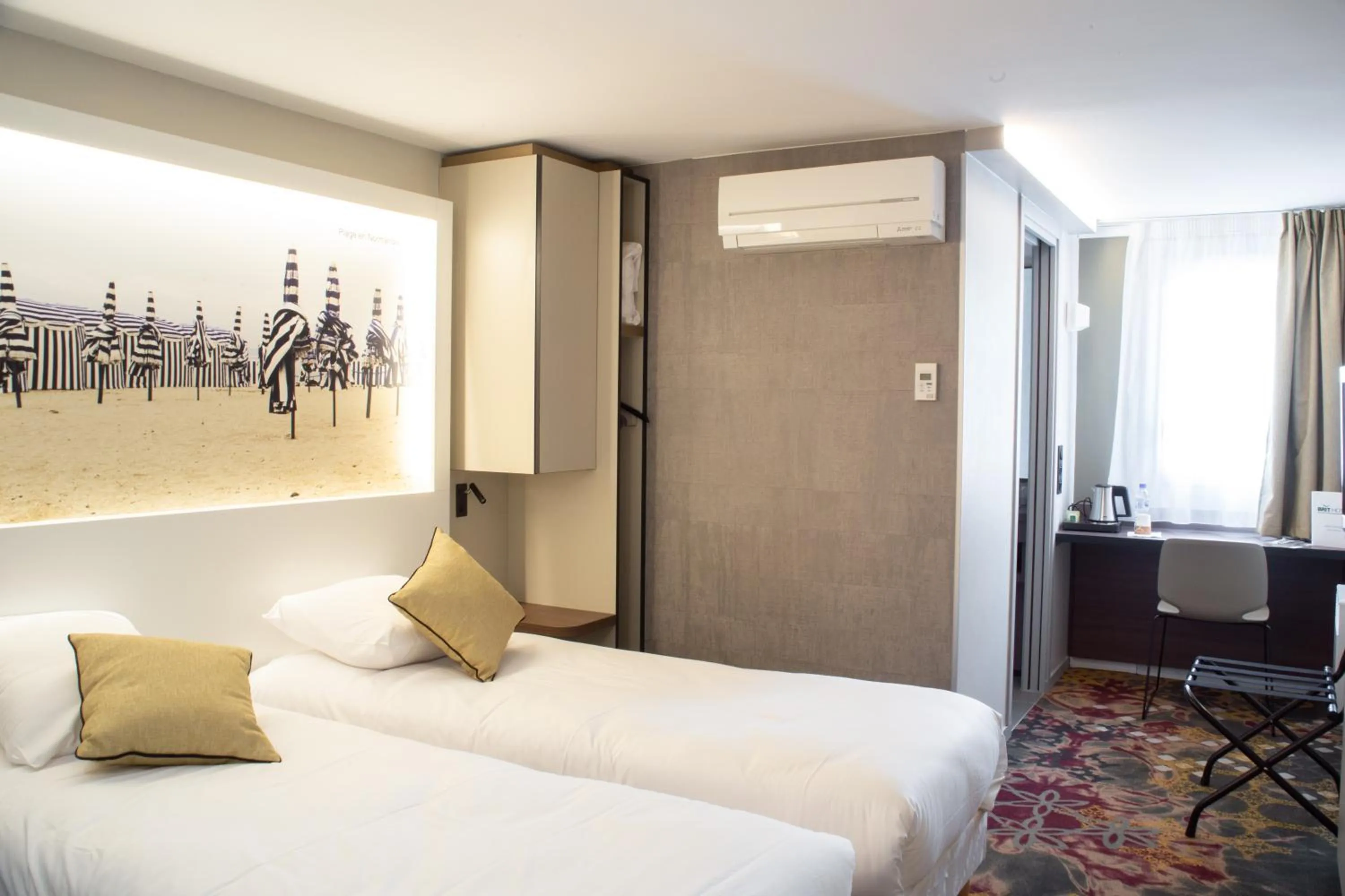 Photo of the whole room, Bed in Brit Hotel Caen Nord - Mémorial