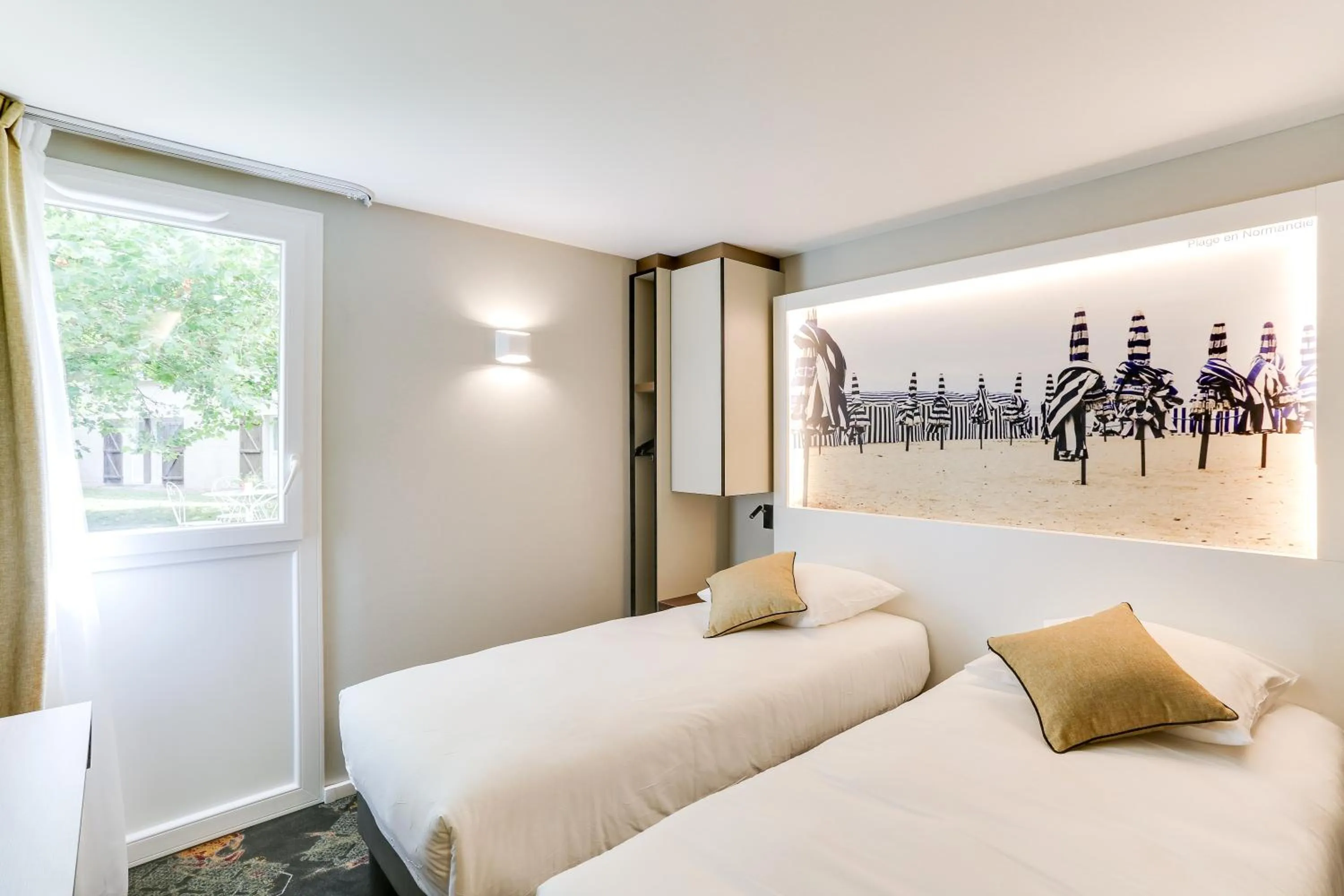 Photo of the whole room, Bed in Brit Hotel Caen Nord - Mémorial