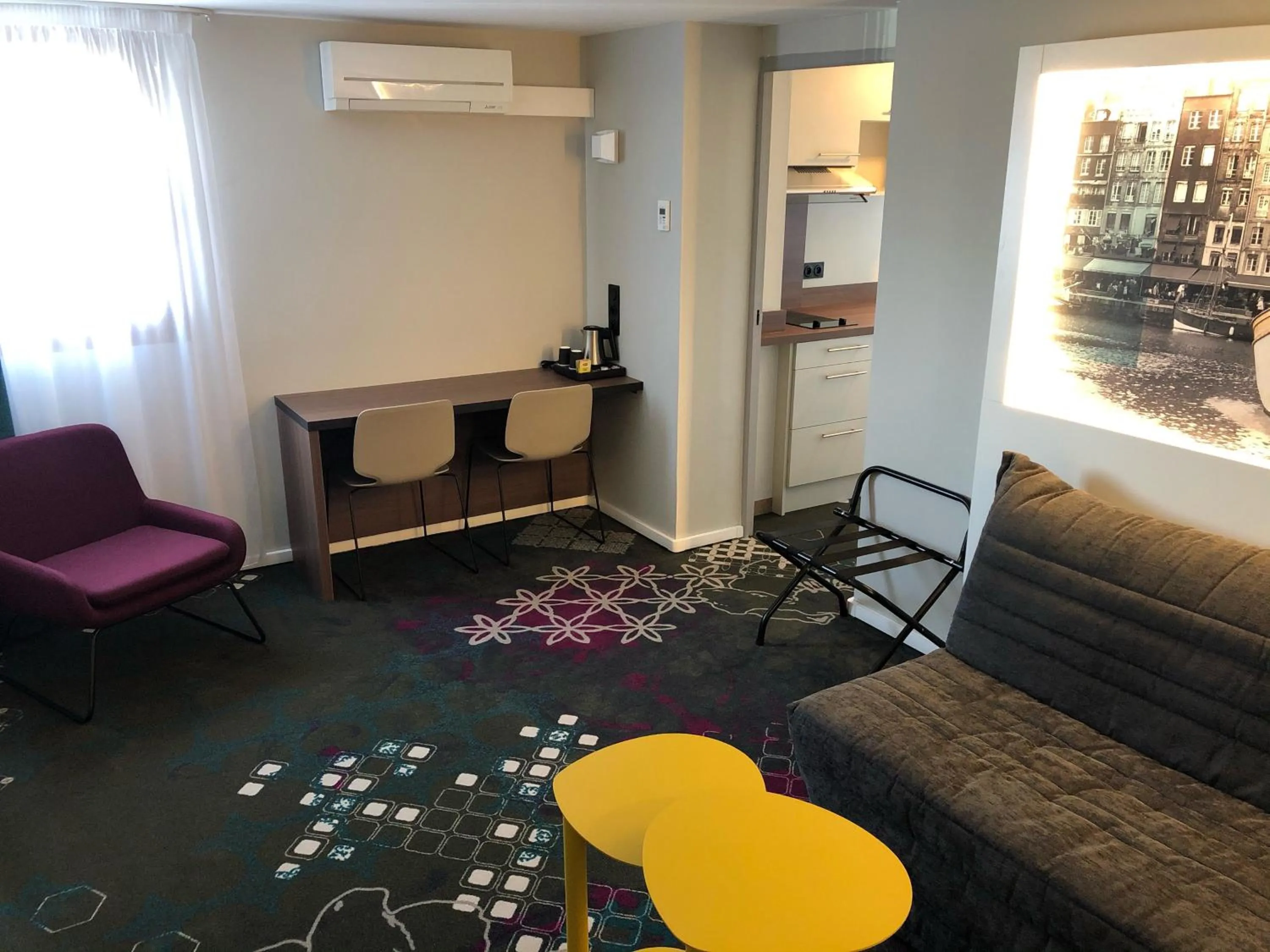 Kitchen or kitchenette in Brit Hotel Caen Nord - Mémorial