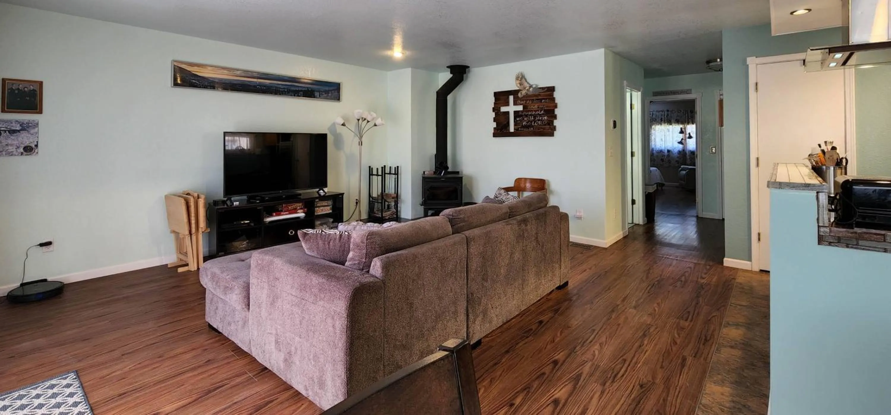 Living room in Trinity Escapes - Two Bedroom two bathroom full Apartment near airport