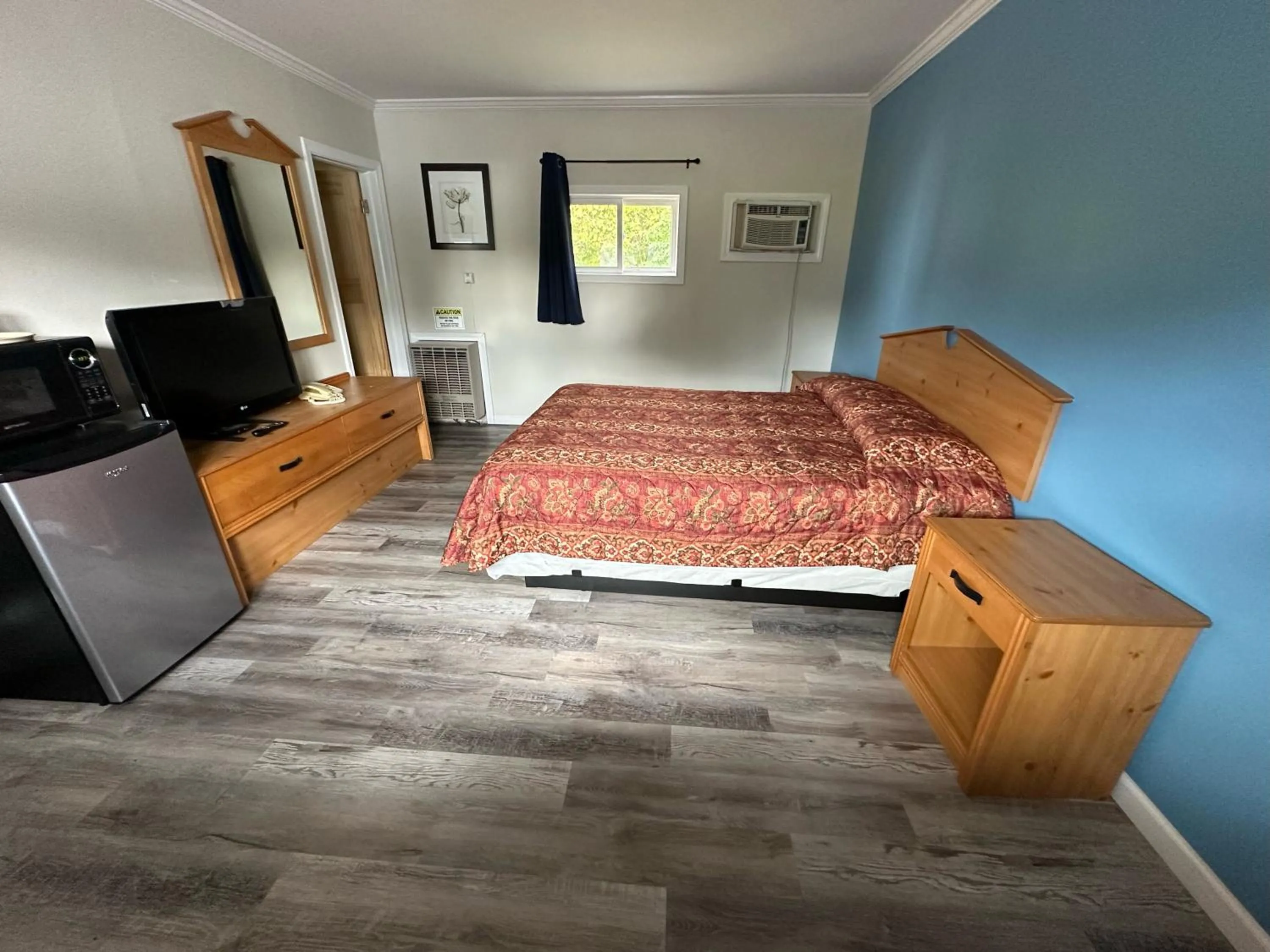 Bedroom, Bed in Oakdell Motel WATERFORD CT