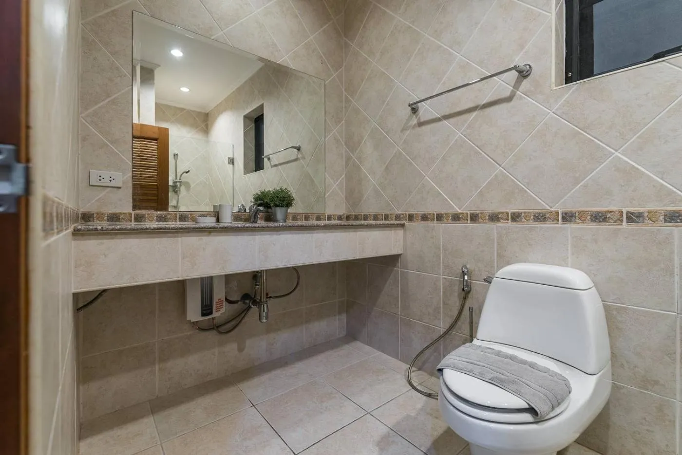 Bathroom in AnB poolvilla 2BR with private beach in pratamnak